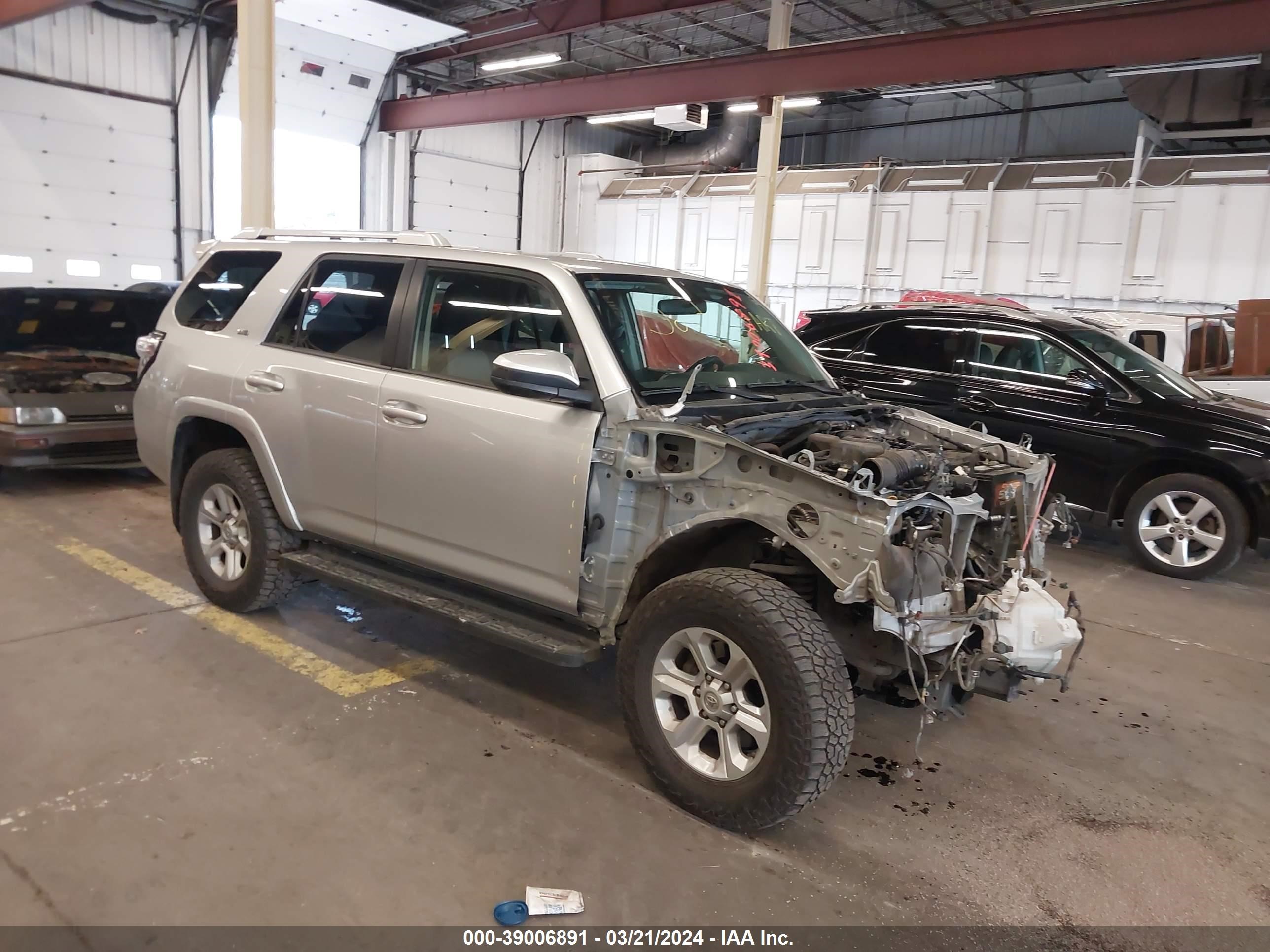 TOYOTA 4RUNNER 2017 jtebu5jr1h5428242