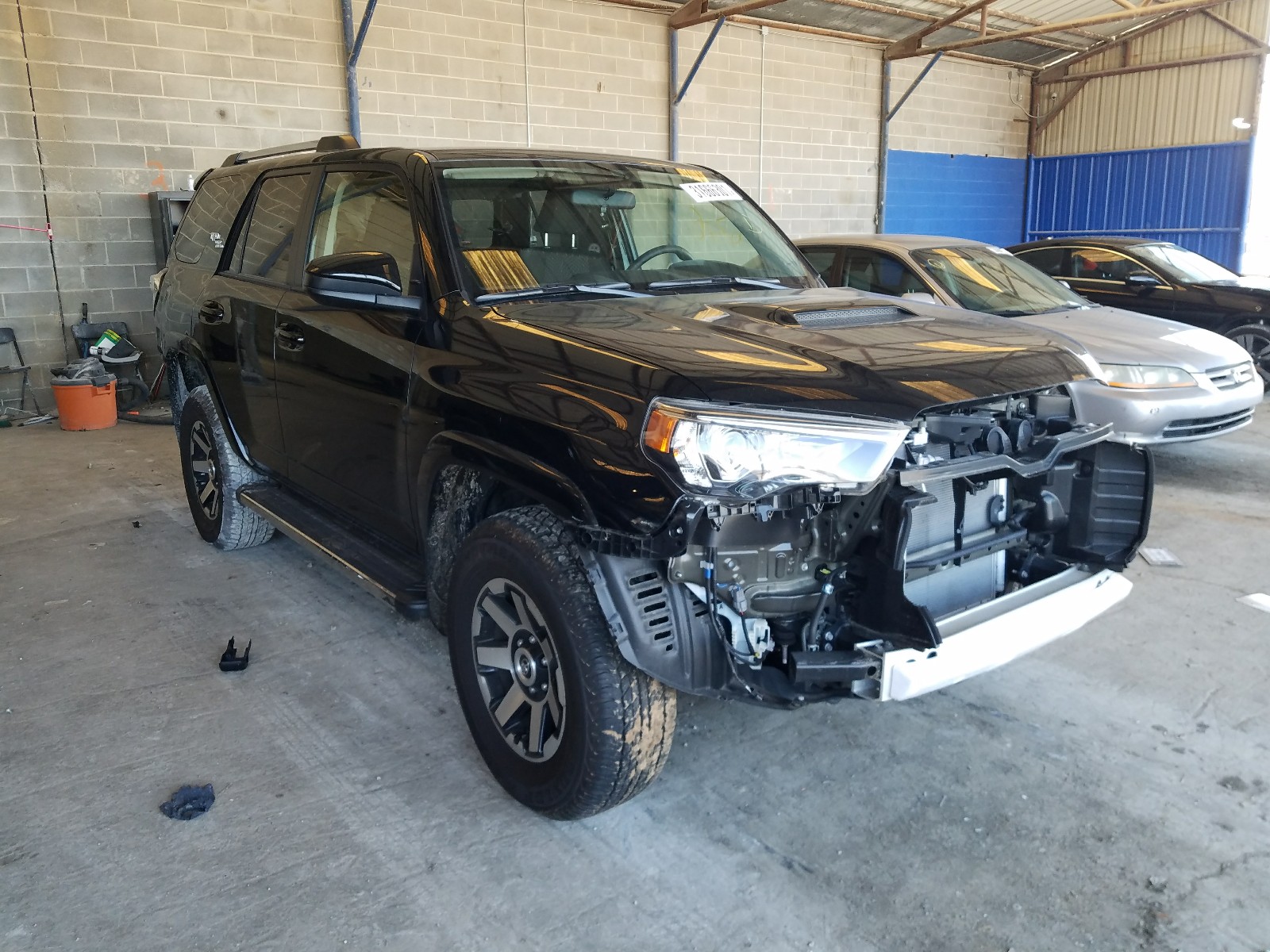 TOYOTA 4RUNNER SR 2018 jtebu5jr8j5545838