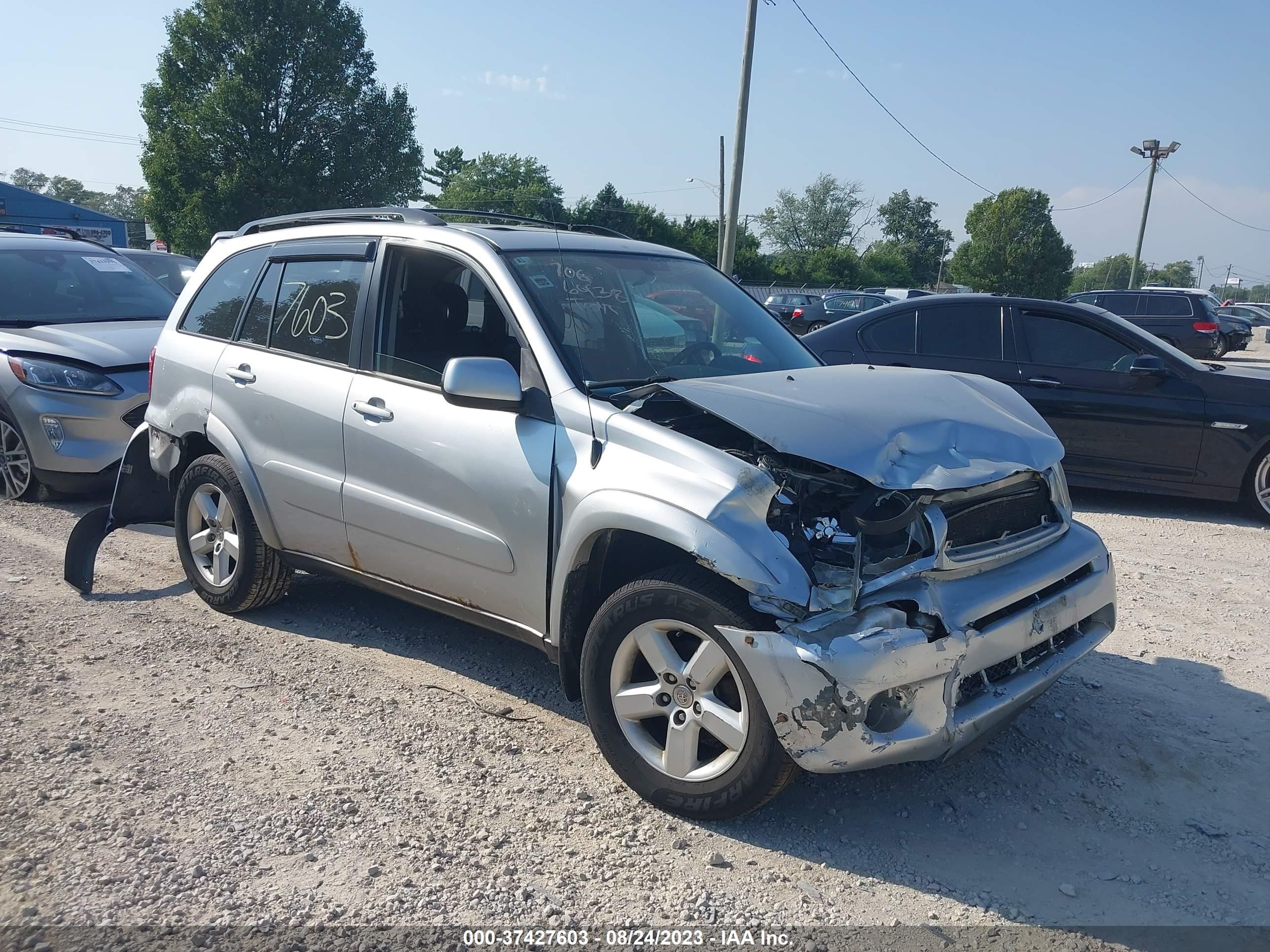 TOYOTA RAV 4 2005 jtehd20v756028909