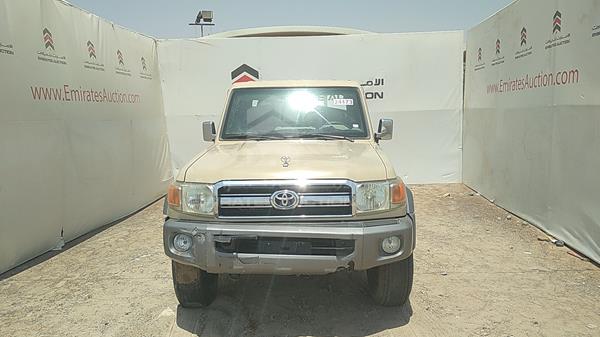 TOYOTA LAND CRUISER 2011 jtflu73j7b4515191