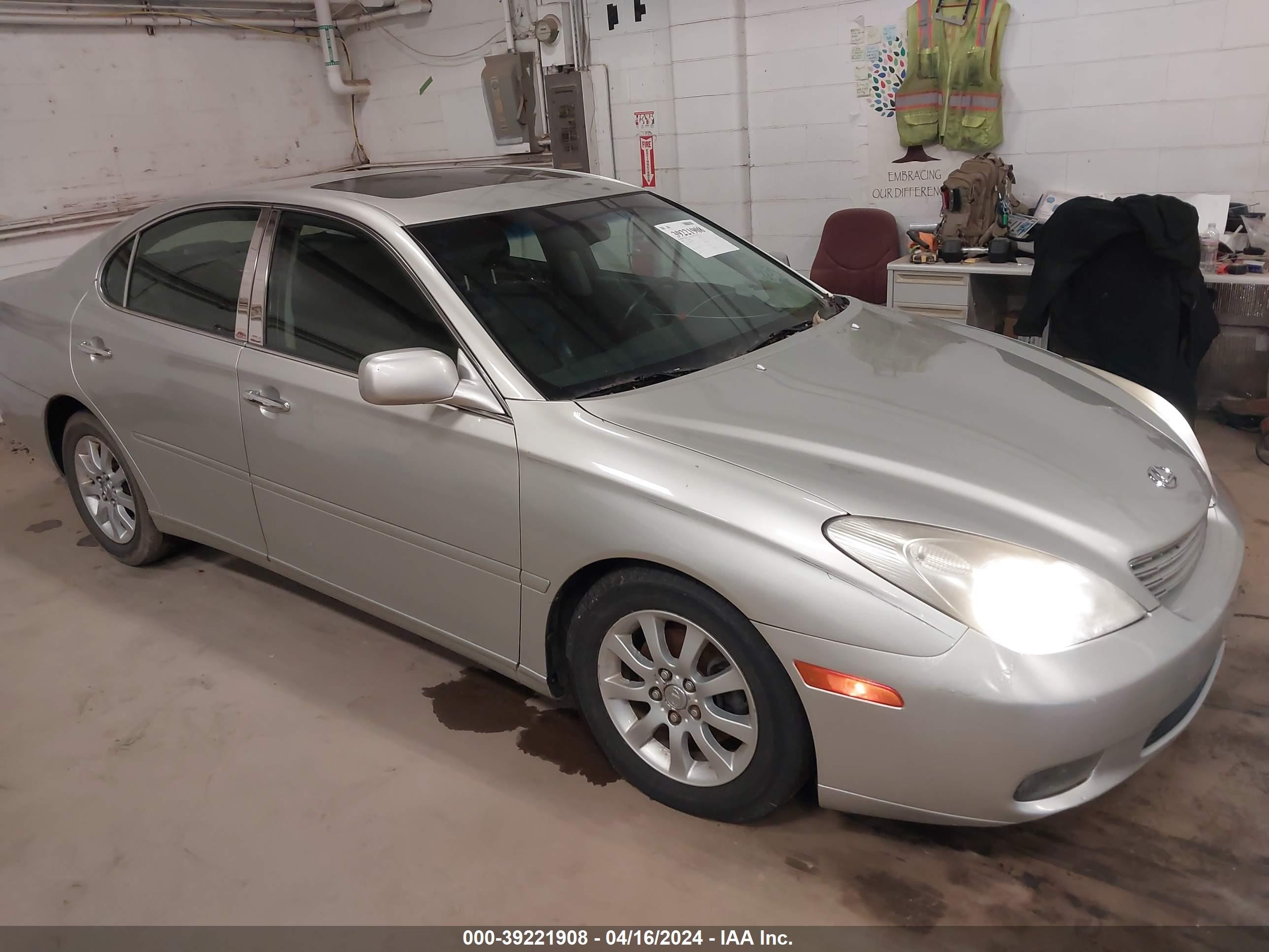 LEXUS ES 2004 jthba30g845028527