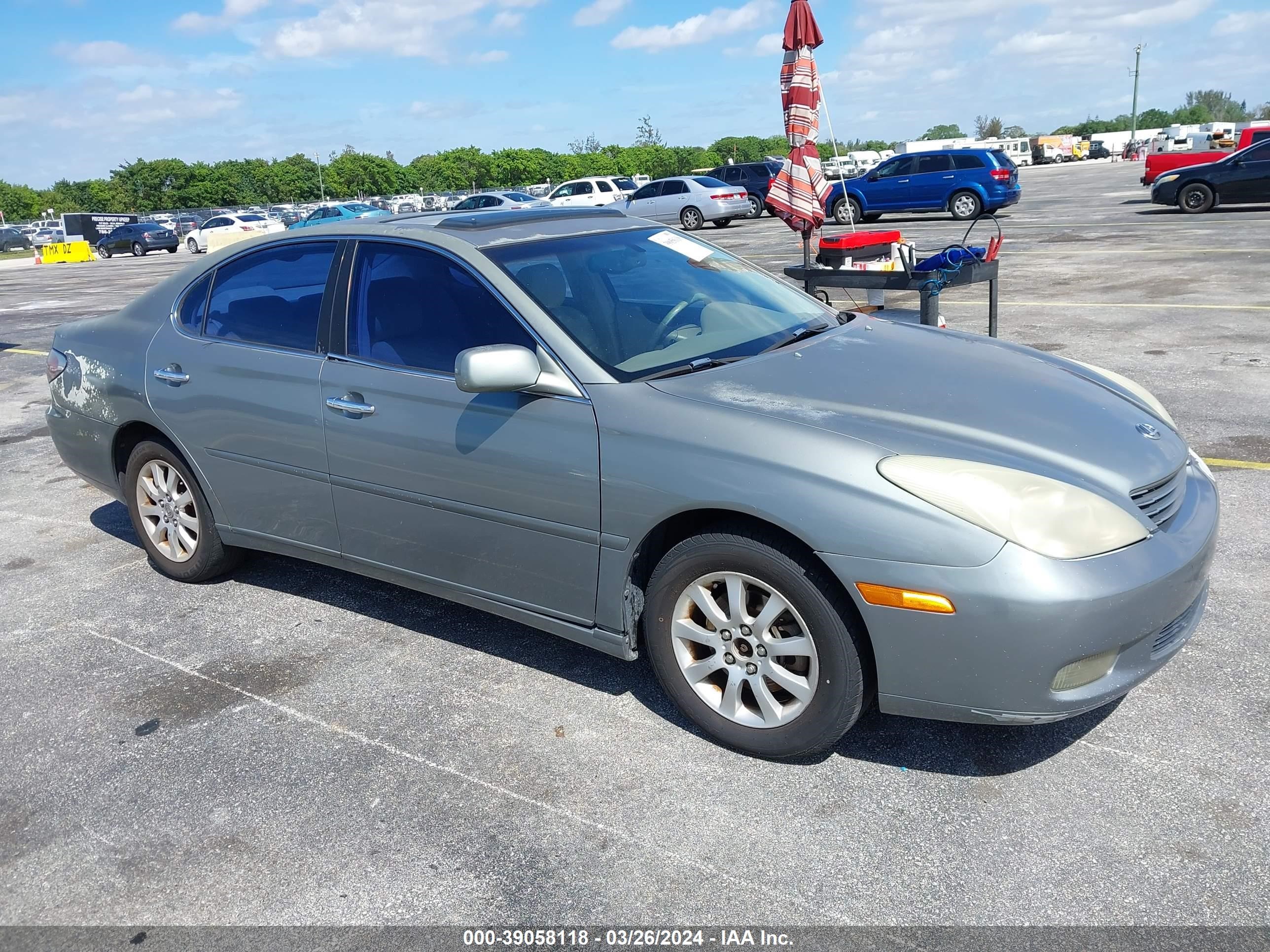 LEXUS ES 2004 jthba30gx45020333