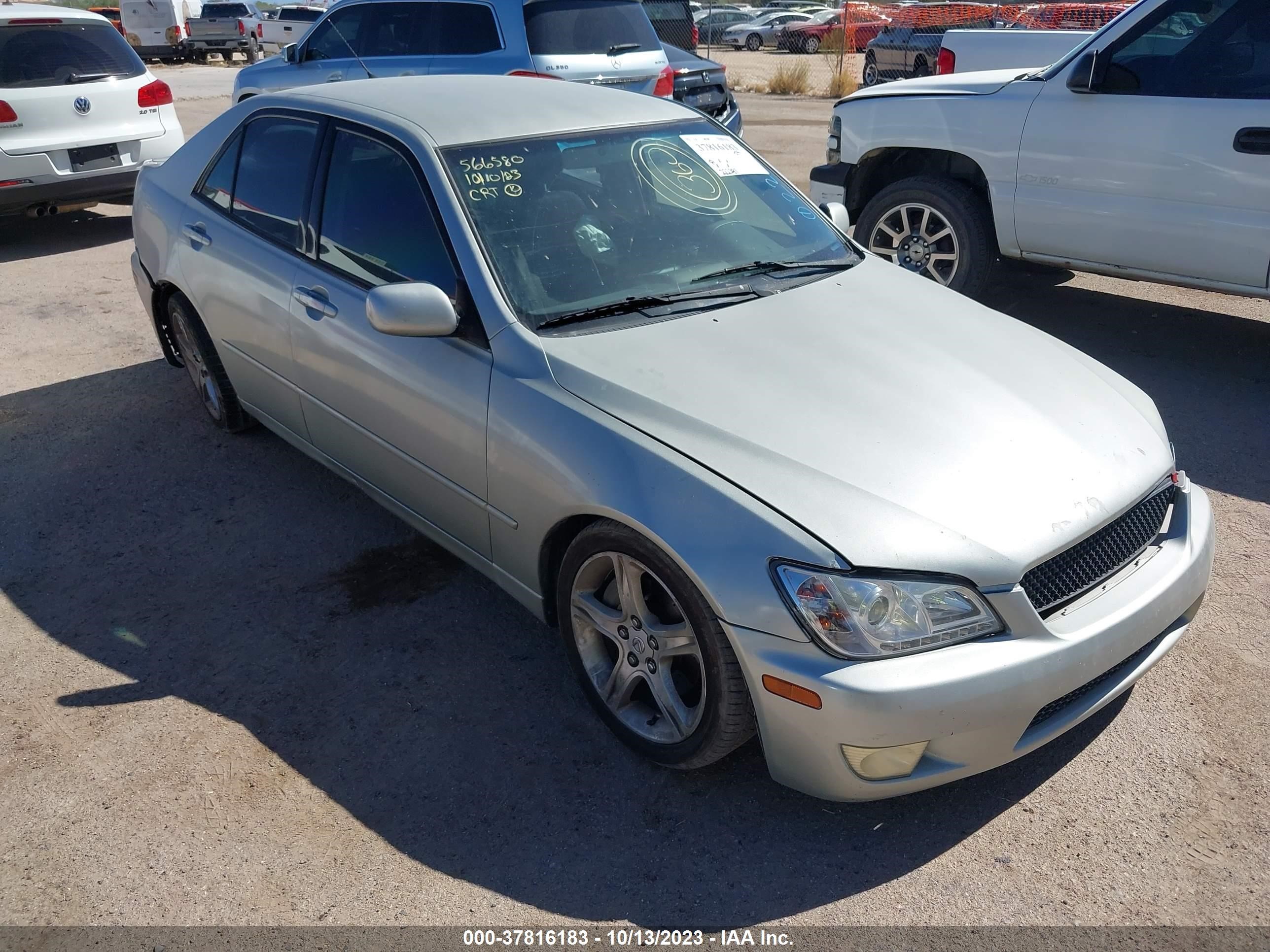 LEXUS IS 2001 jthbd182510022231