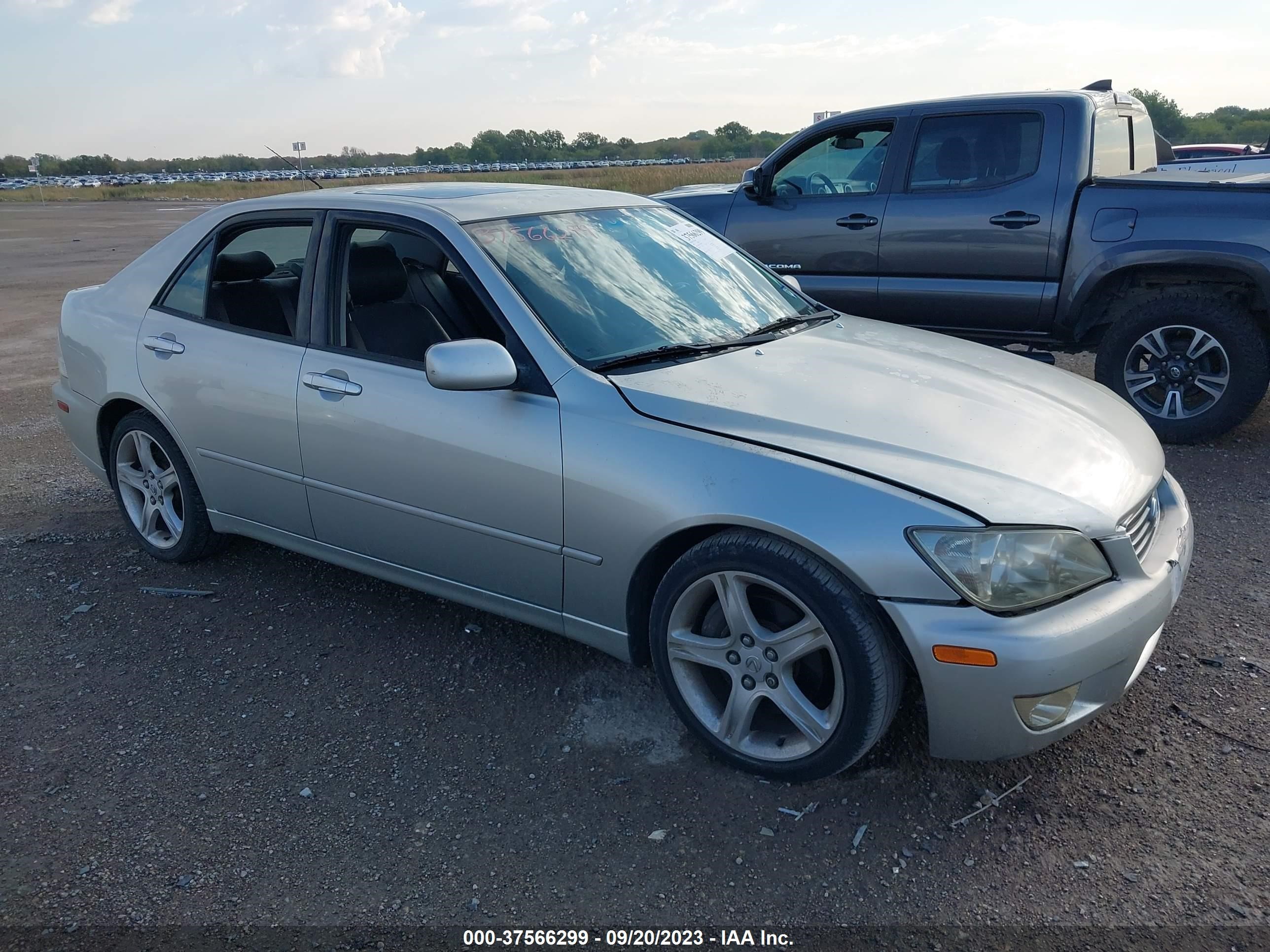 LEXUS IS 2001 jthbd182710024997