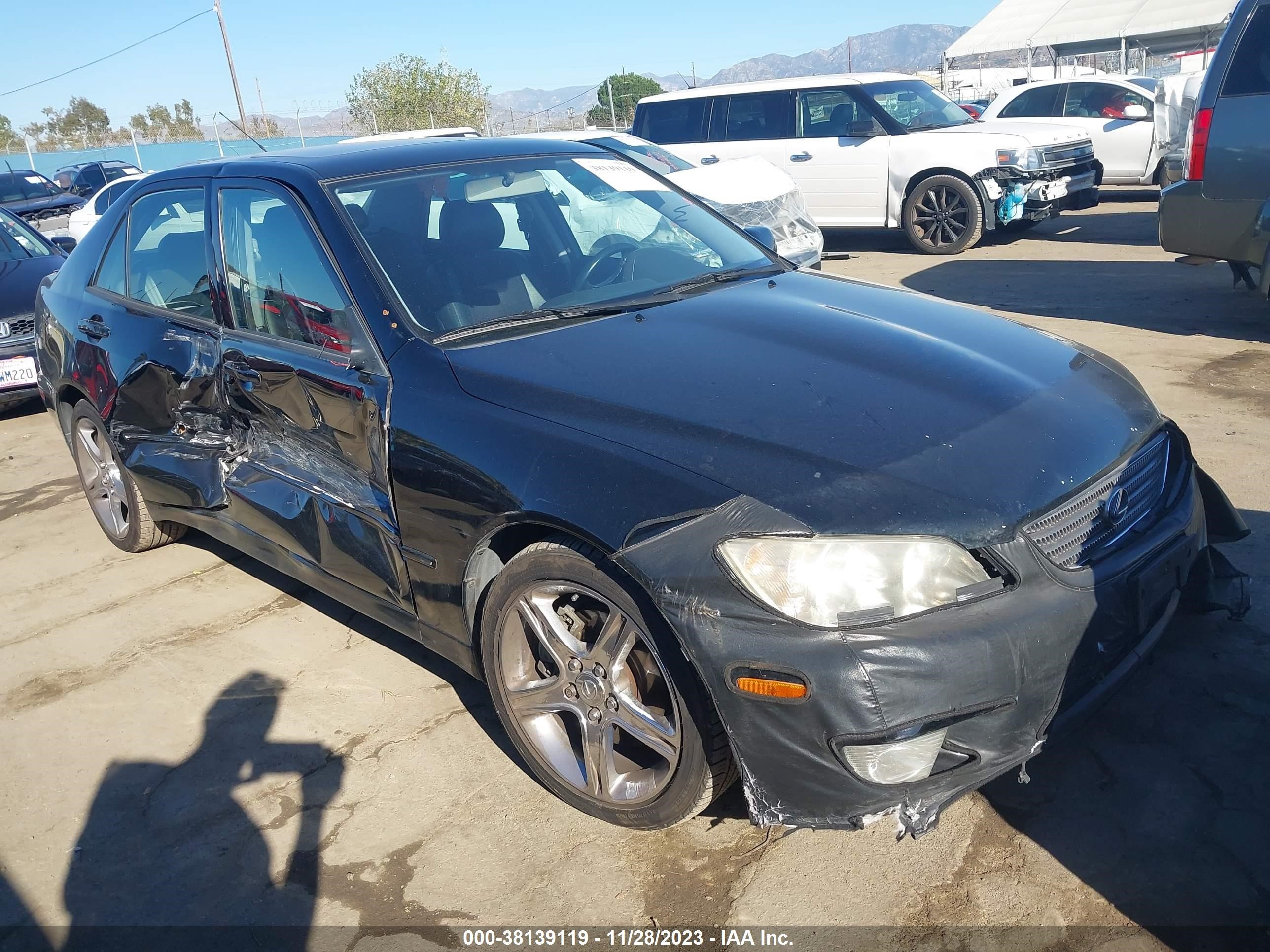 LEXUS IS 2001 jthbd182x10020720