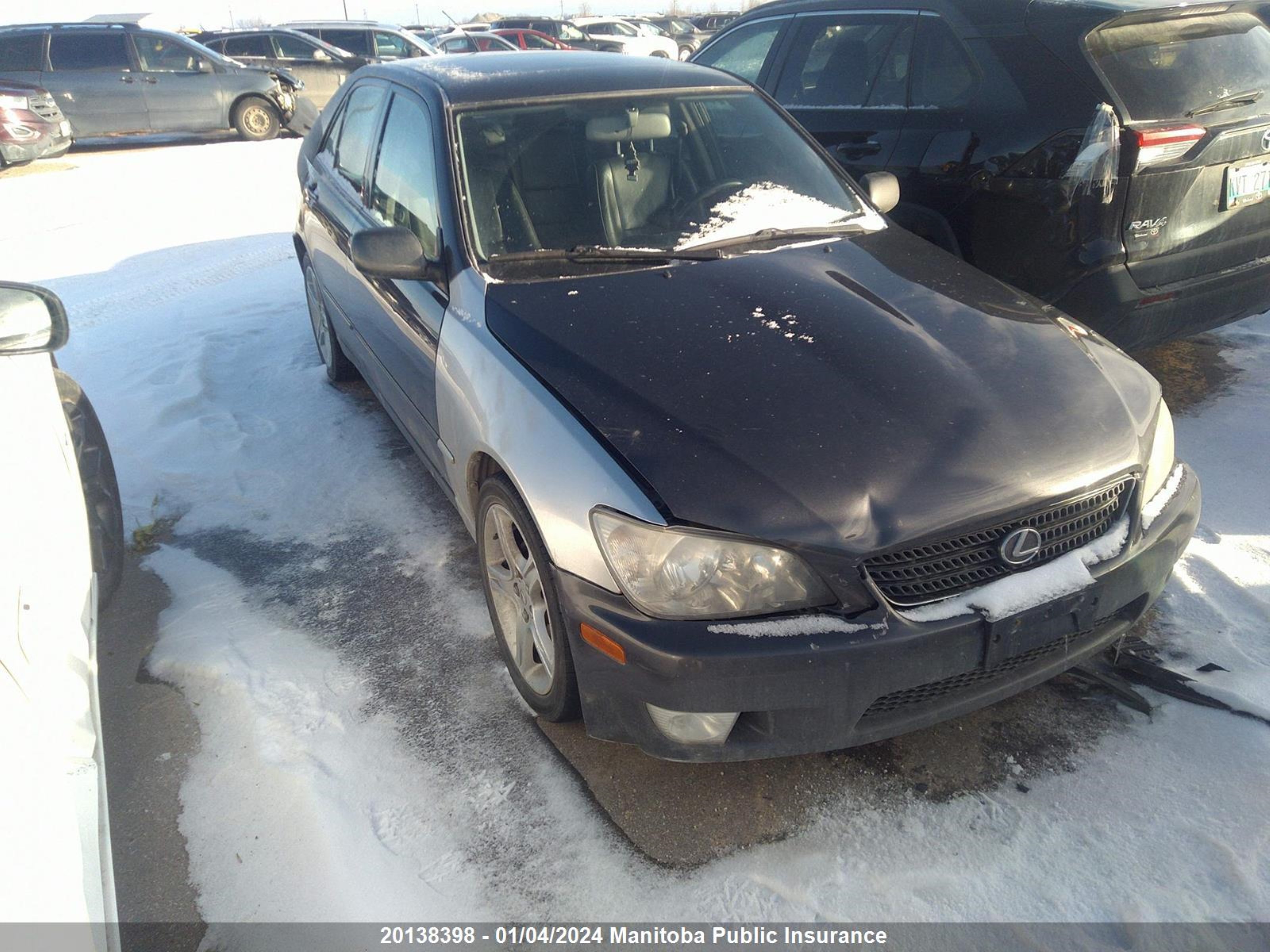 LEXUS IS 2002 jthbd192120043495