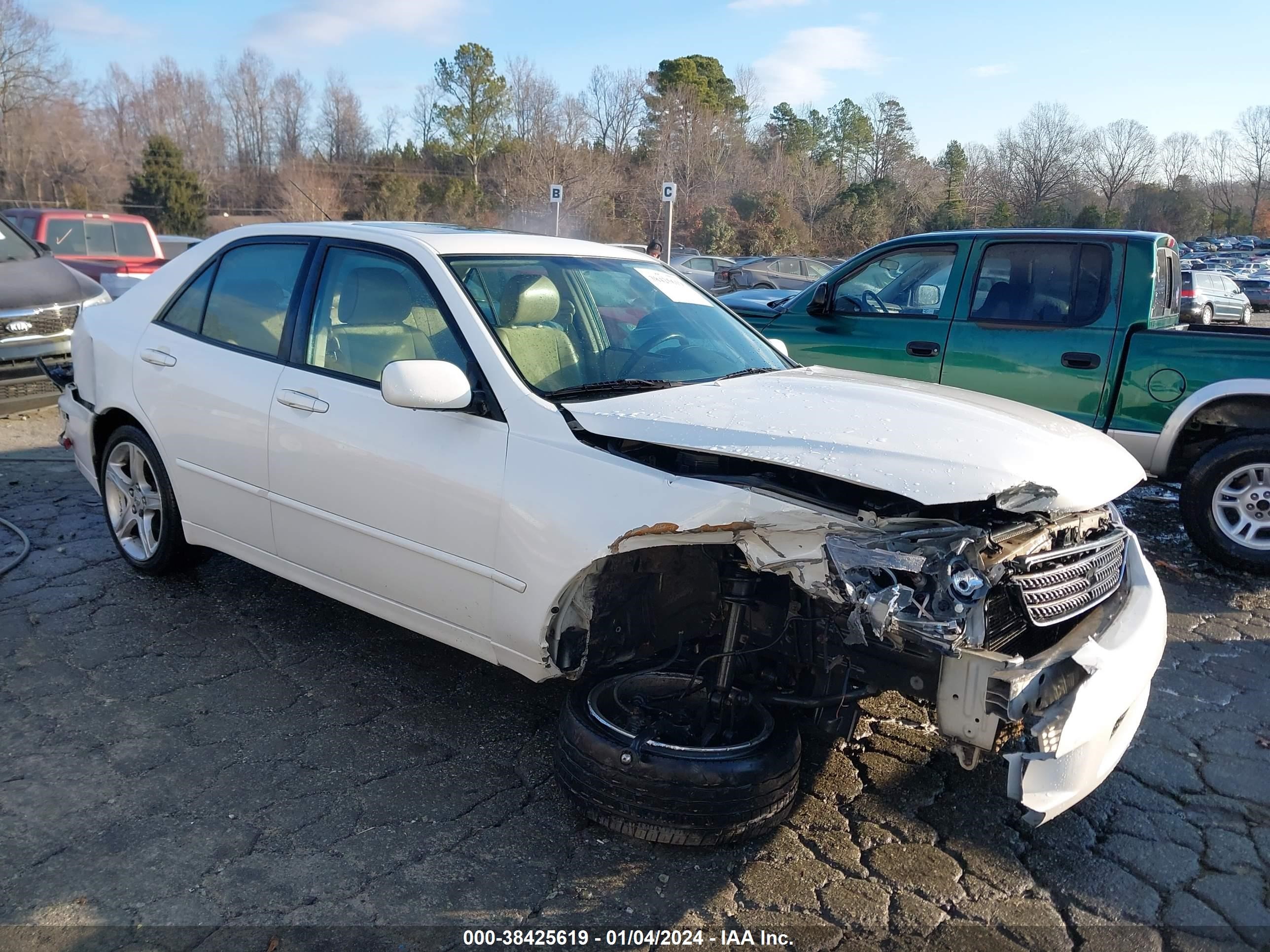 LEXUS IS 2002 jthbd192220046857