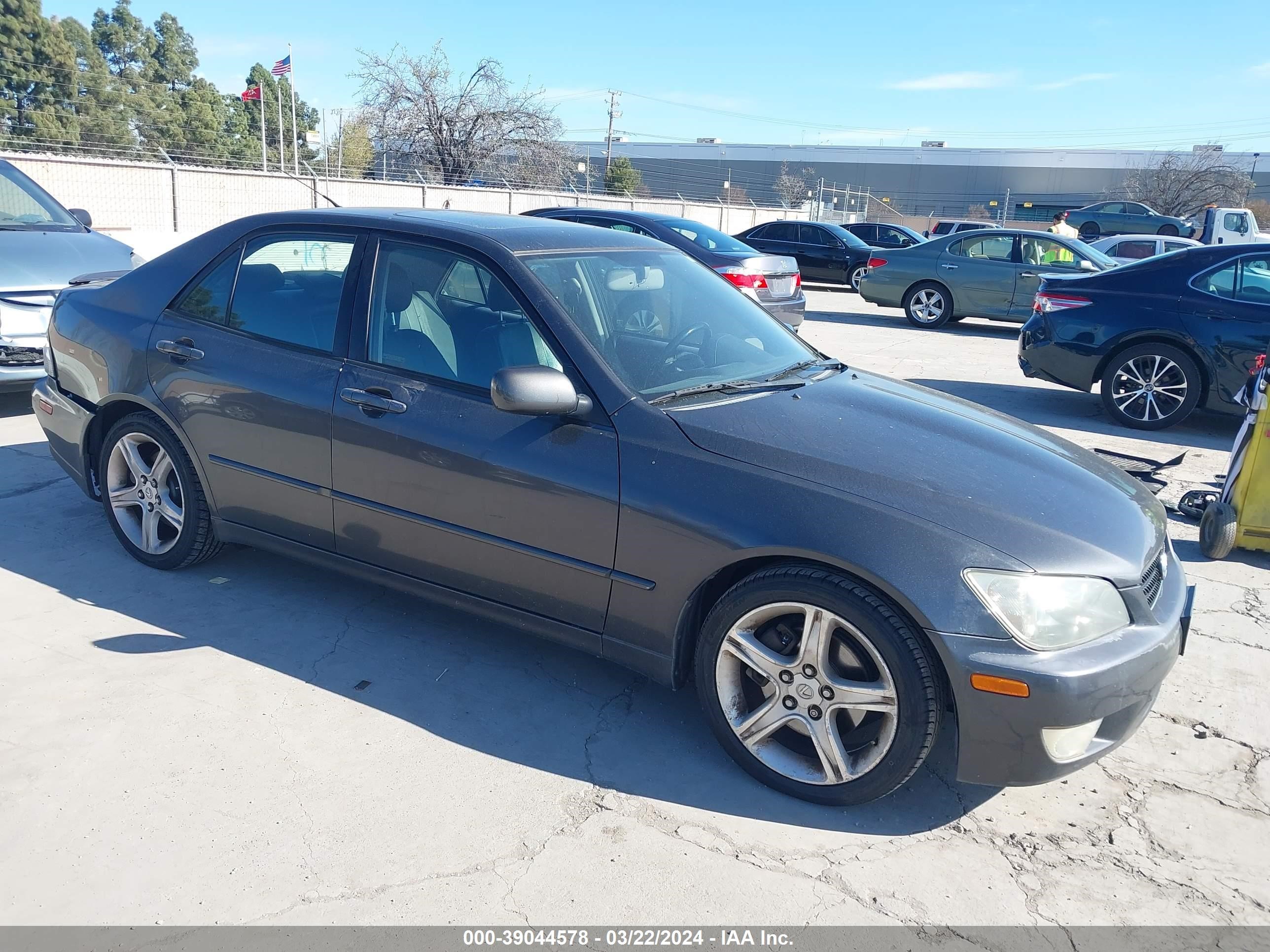 LEXUS IS 2003 jthbd192330077584