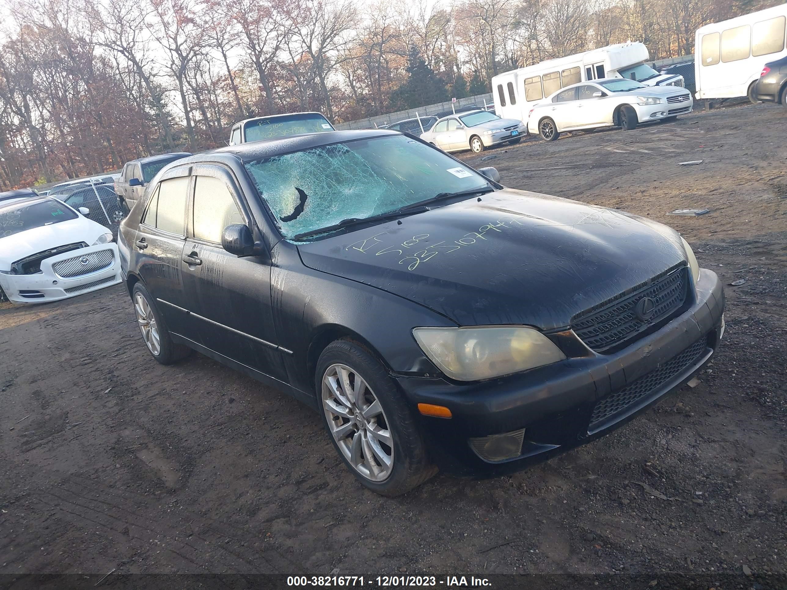 LEXUS IS 2002 jthbd192520054323