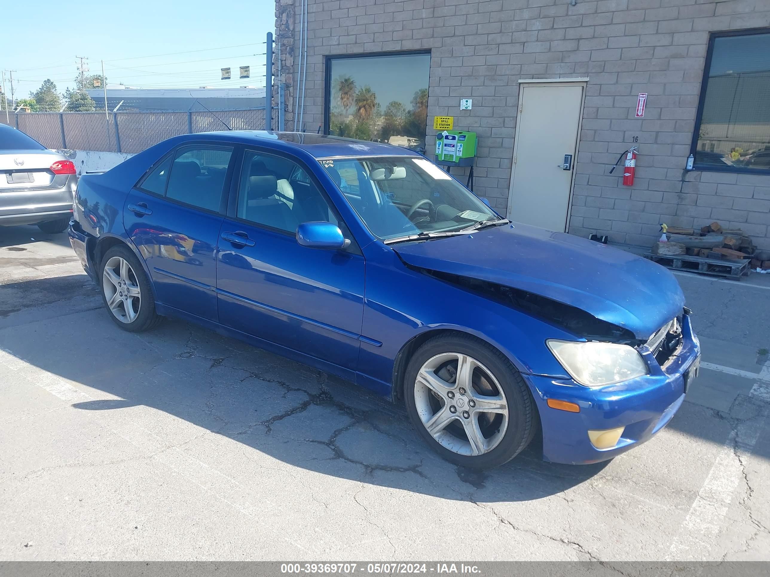 LEXUS IS 2002 jthbd192620057098