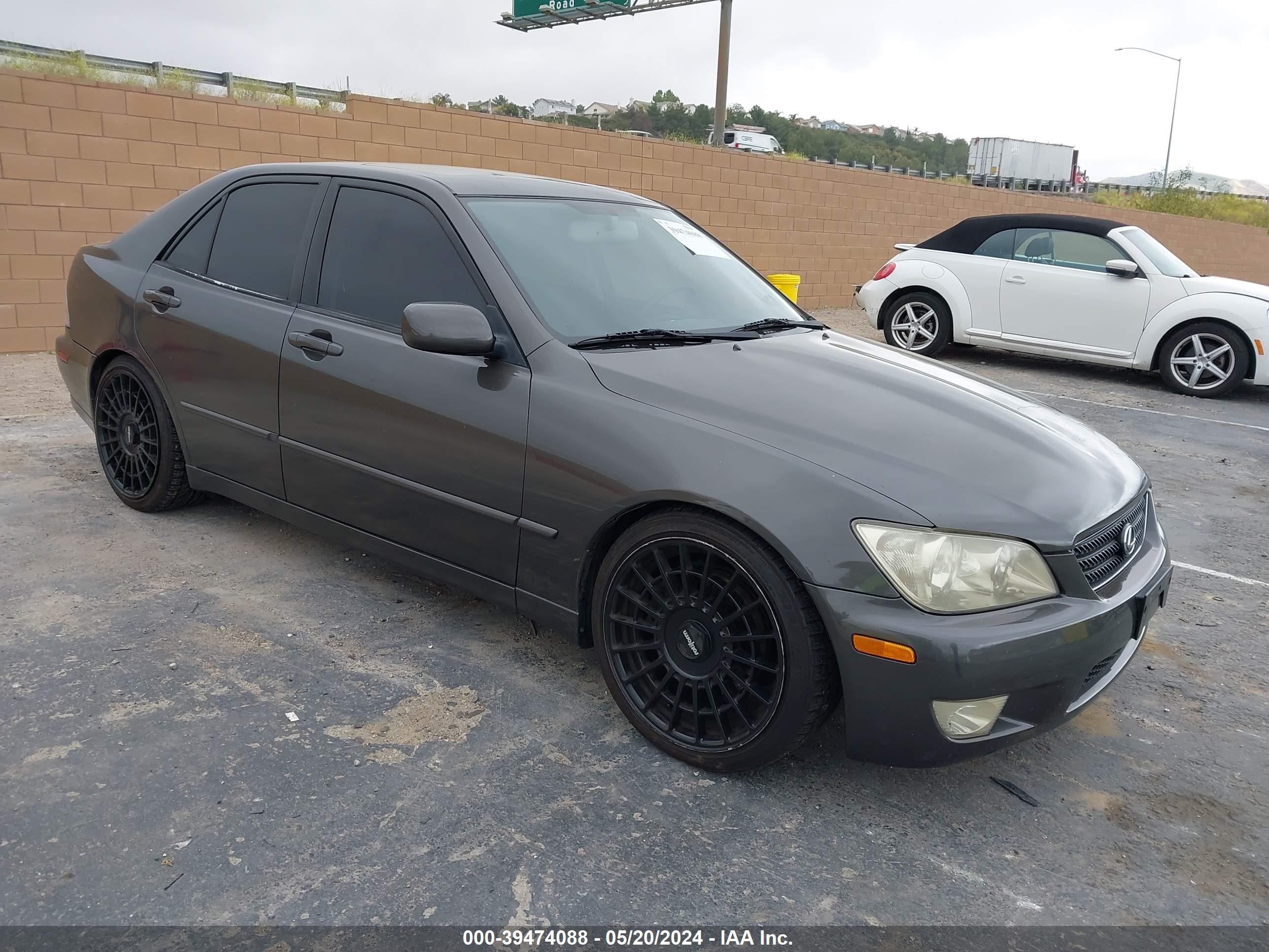 LEXUS IS 2002 jthbd192720046076