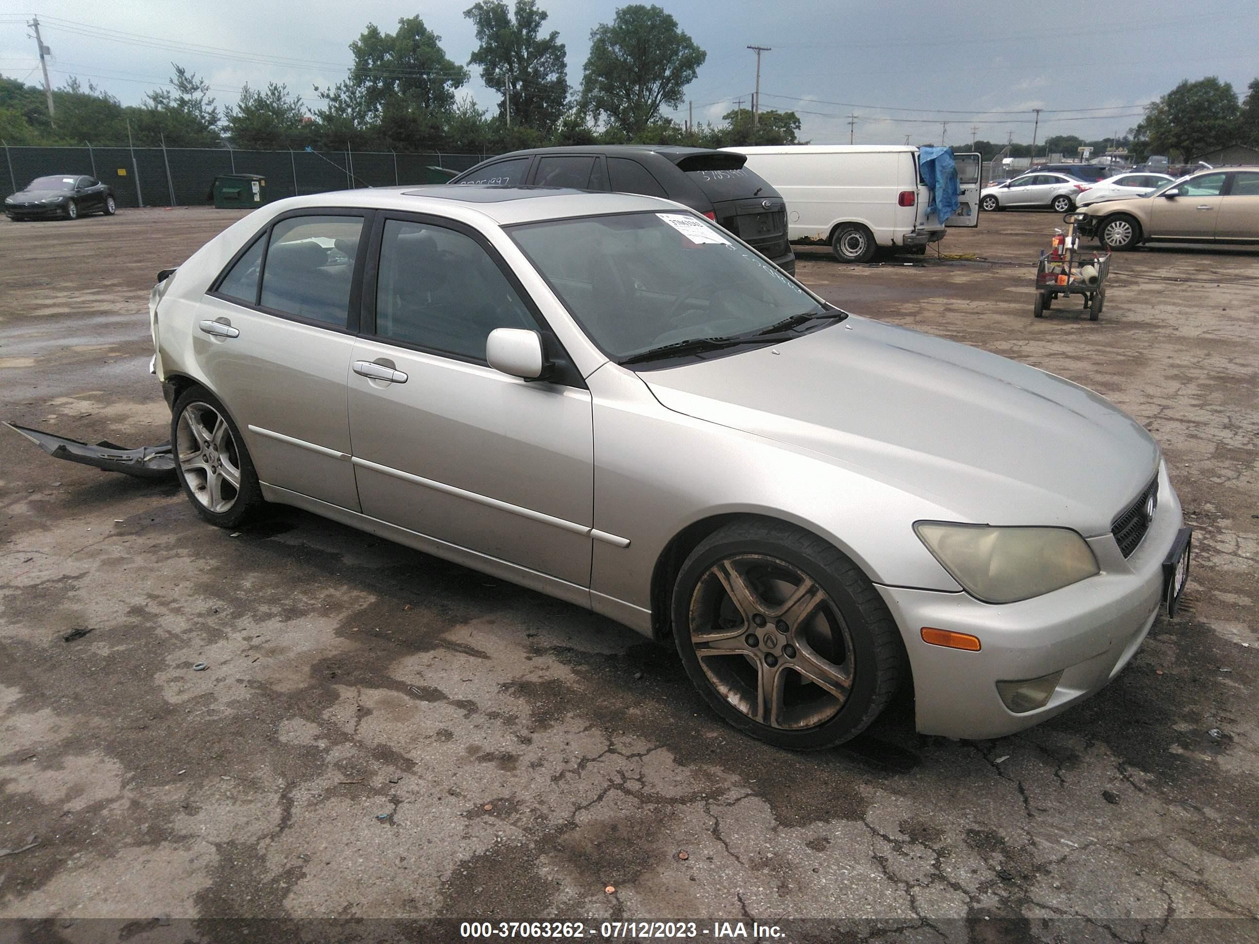 LEXUS IS 2004 jthbd192840082765