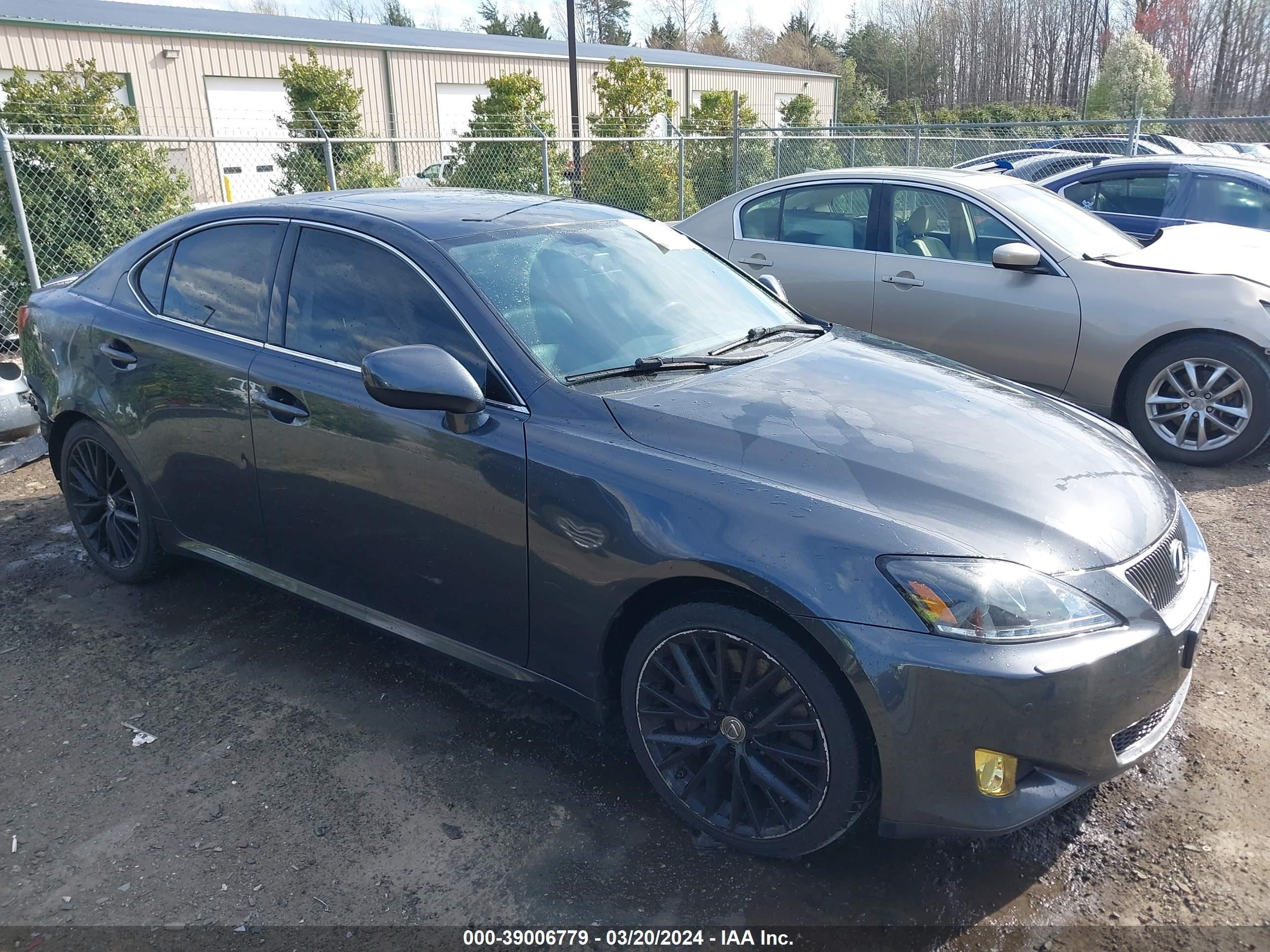 LEXUS IS 2006 jthbe262x65011404