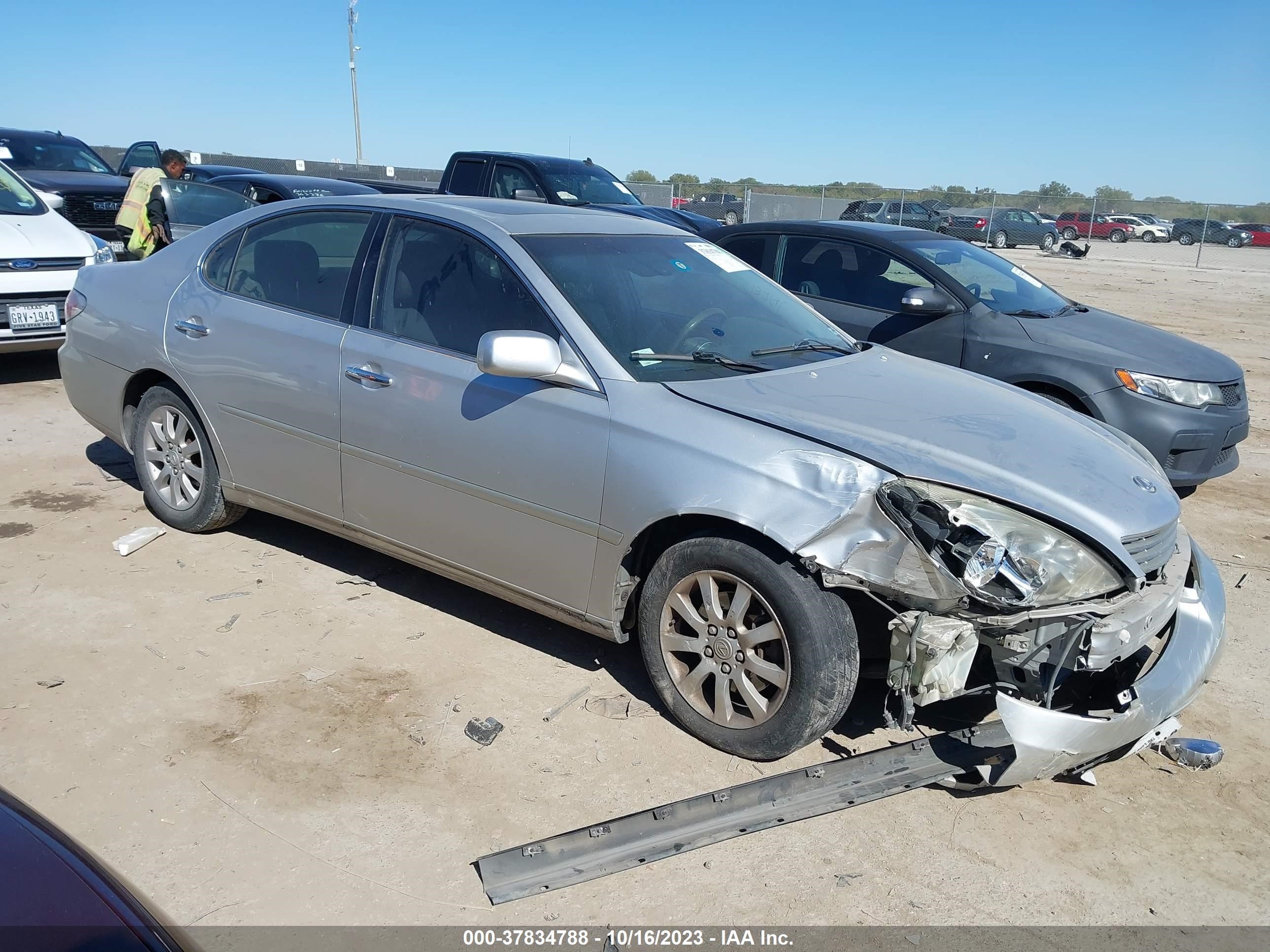 LEXUS ES 2002 jthbf30g025030836