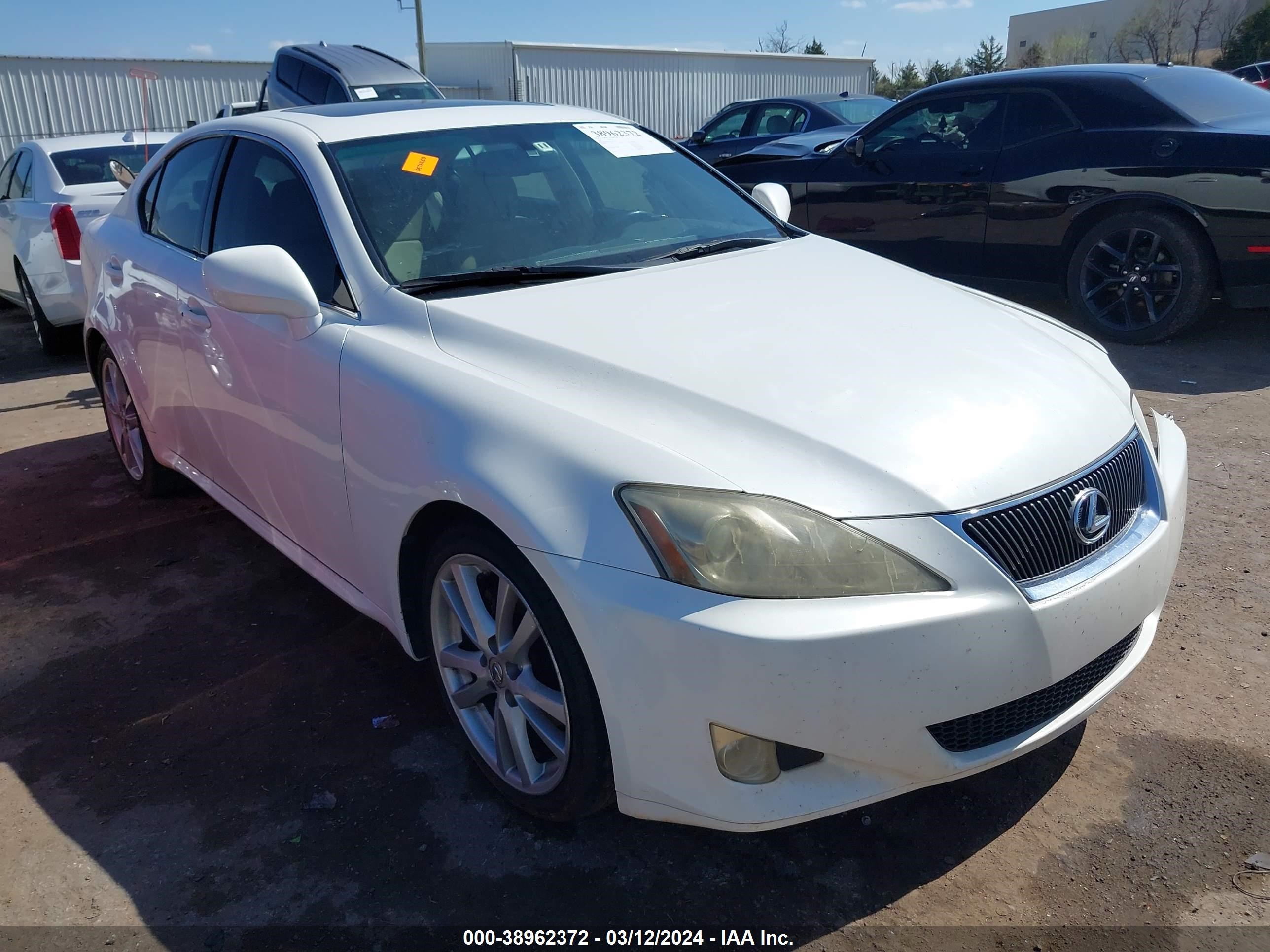 LEXUS IS 2006 jthbk262065003529