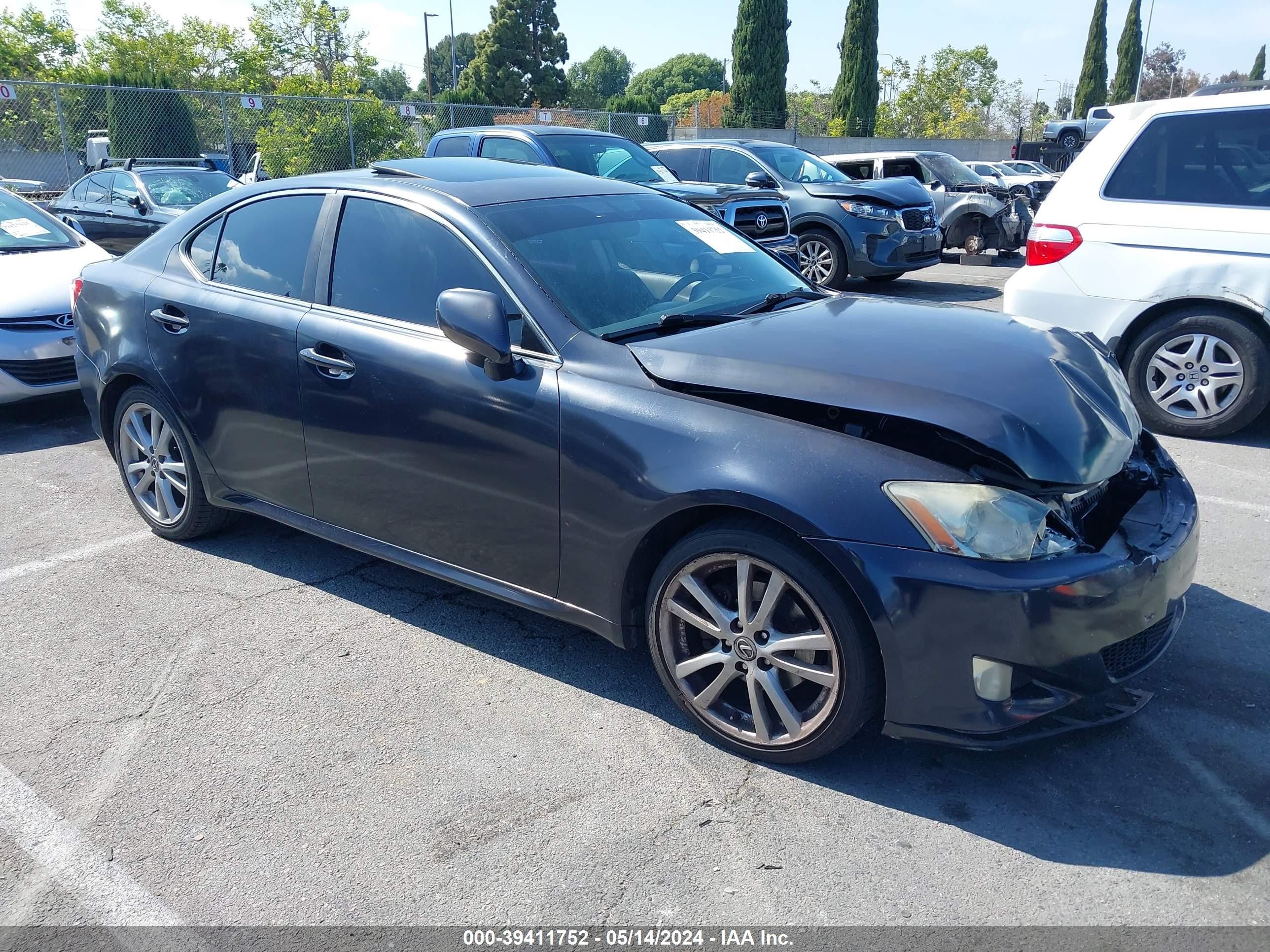 LEXUS IS 2006 jthbk262765001048