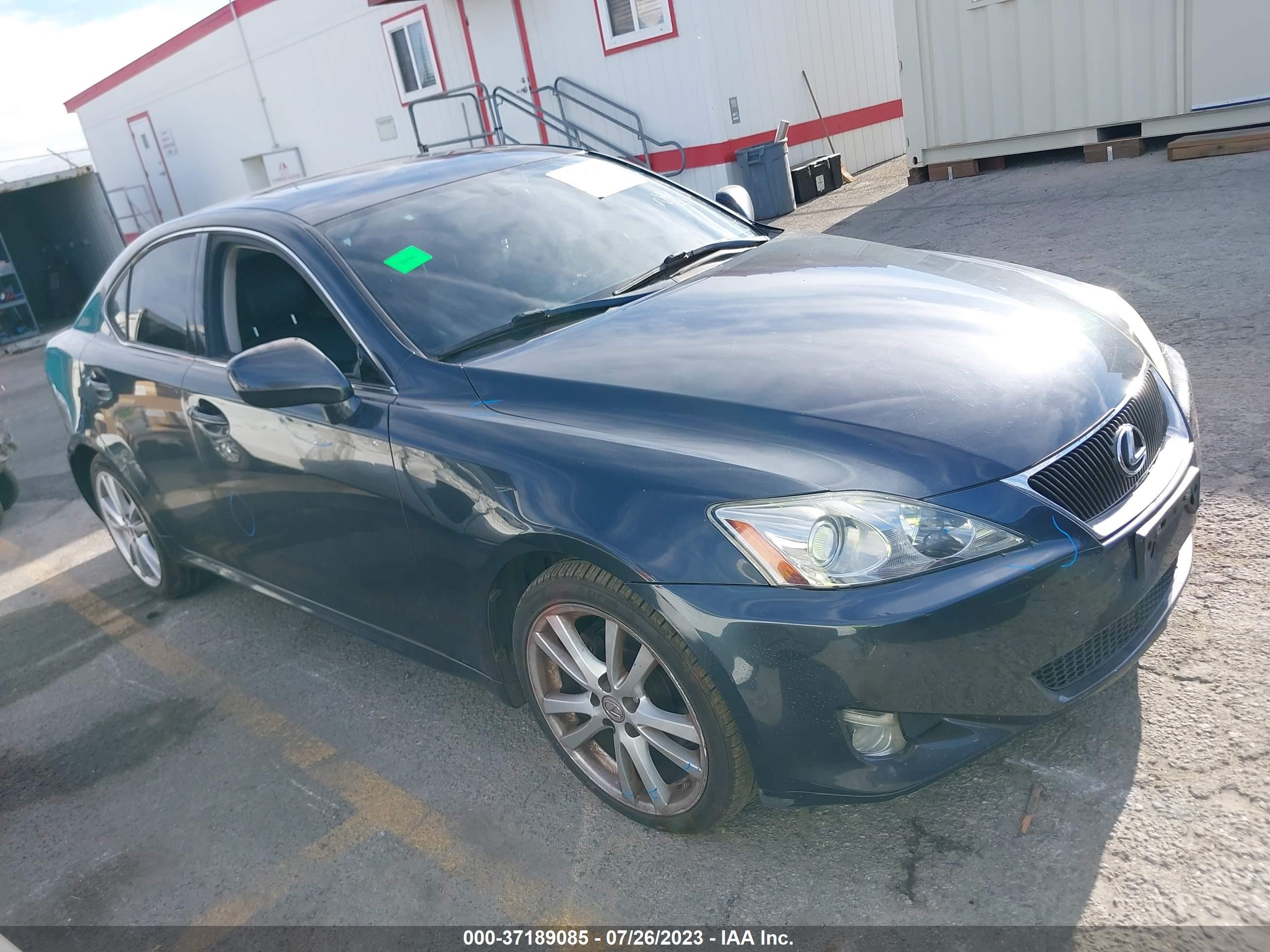 LEXUS IS 2006 jthbk262x65010472