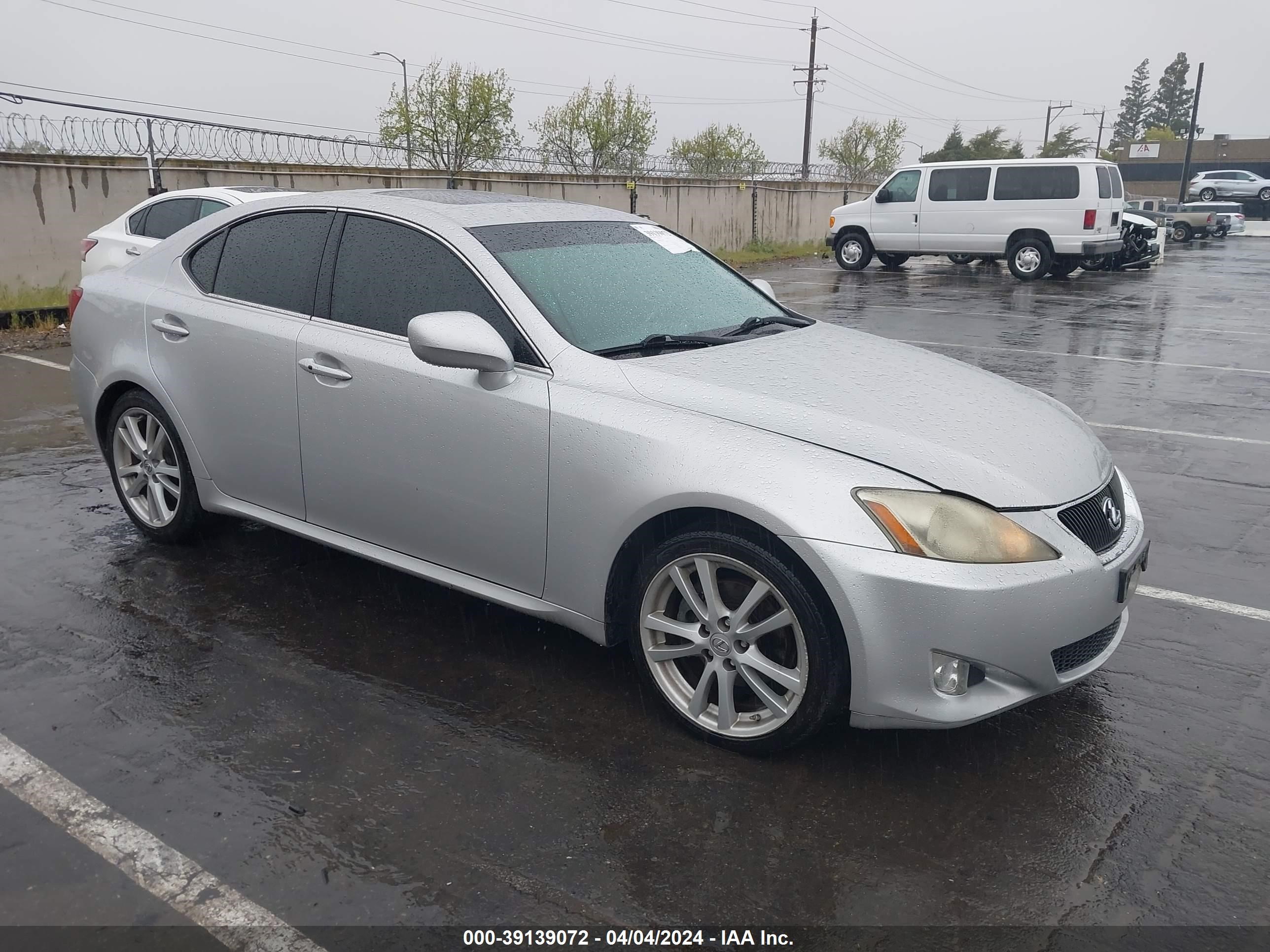 LEXUS IS 2006 jthbk262x65015686