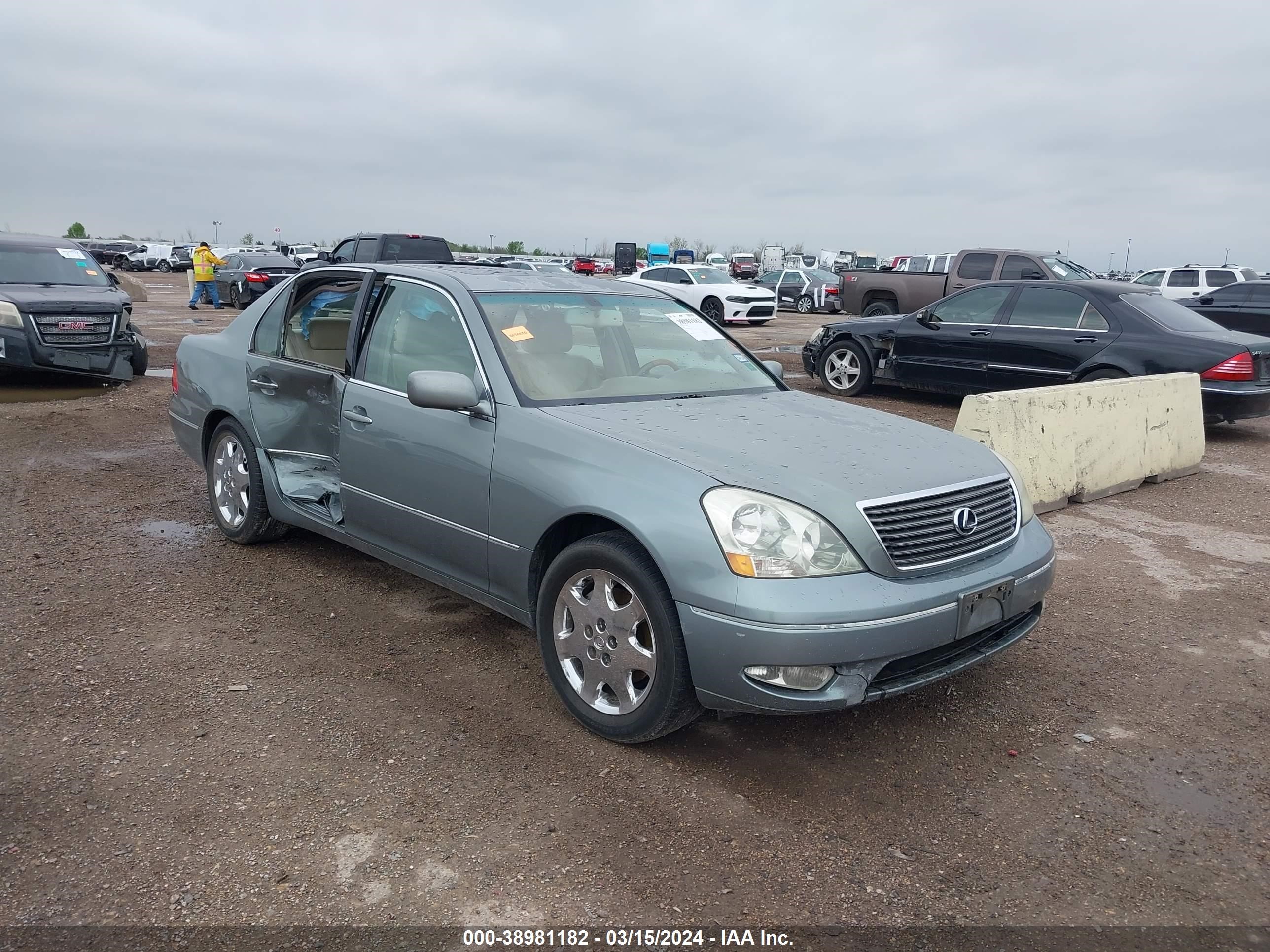 LEXUS LS 2001 jthbn30f810029018