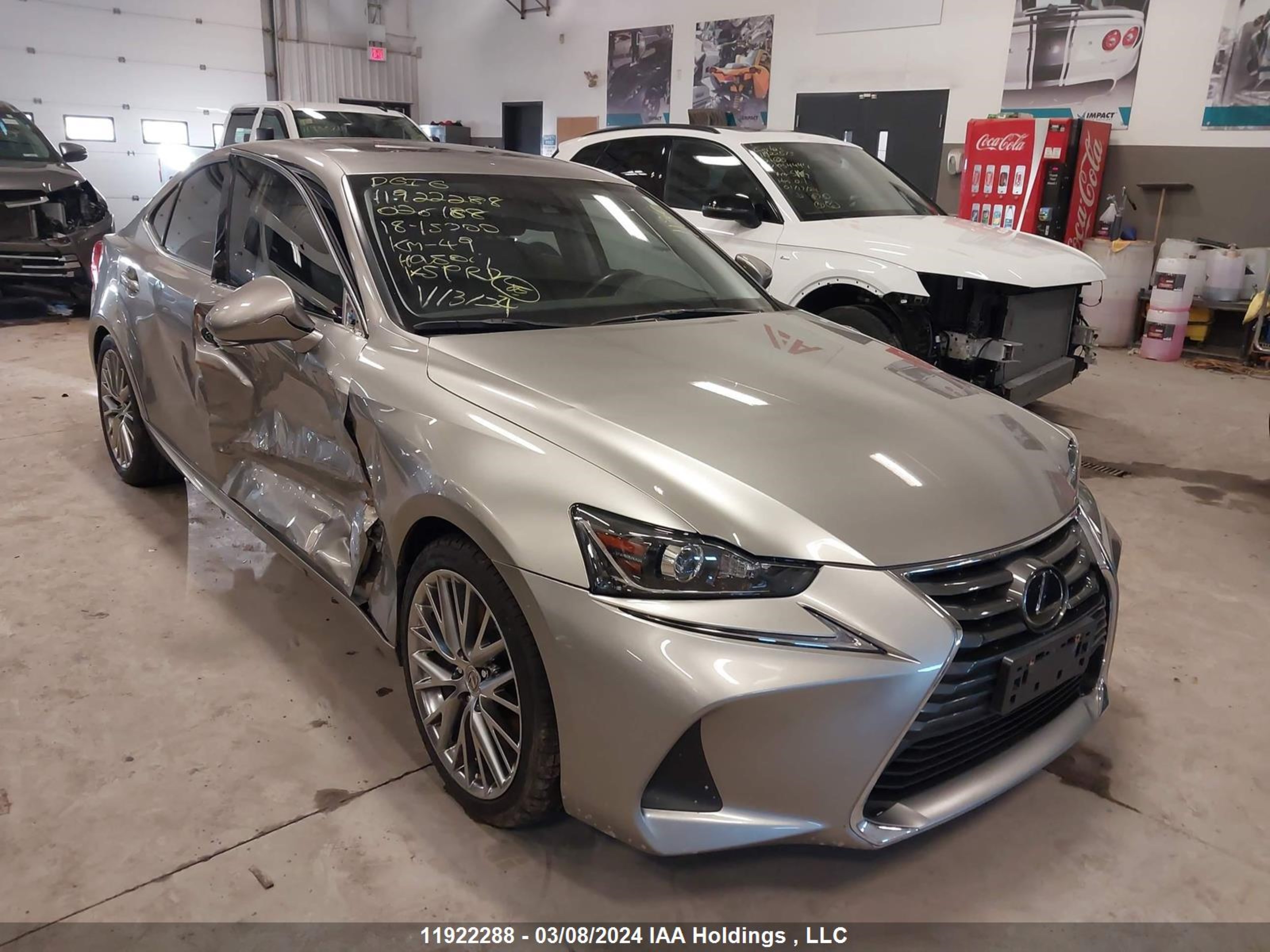 LEXUS IS 2018 jthc81d24j5026188