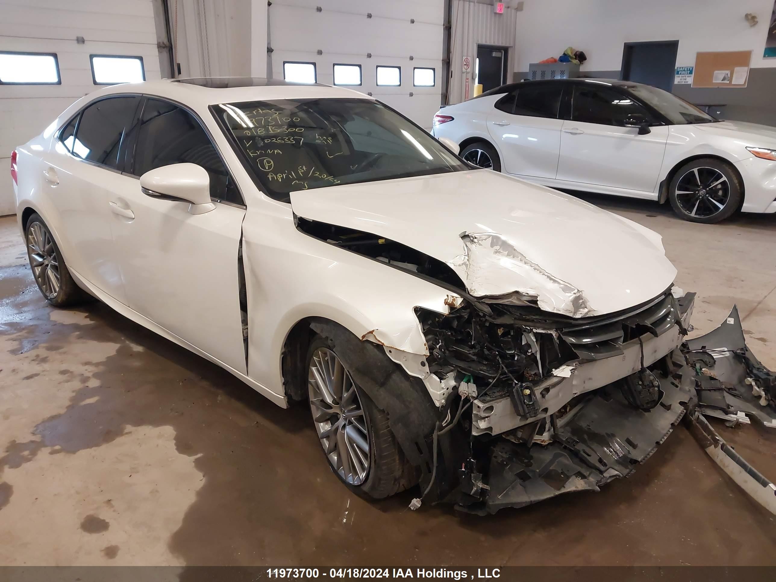 LEXUS IS 2018 jthc81d26j5026337