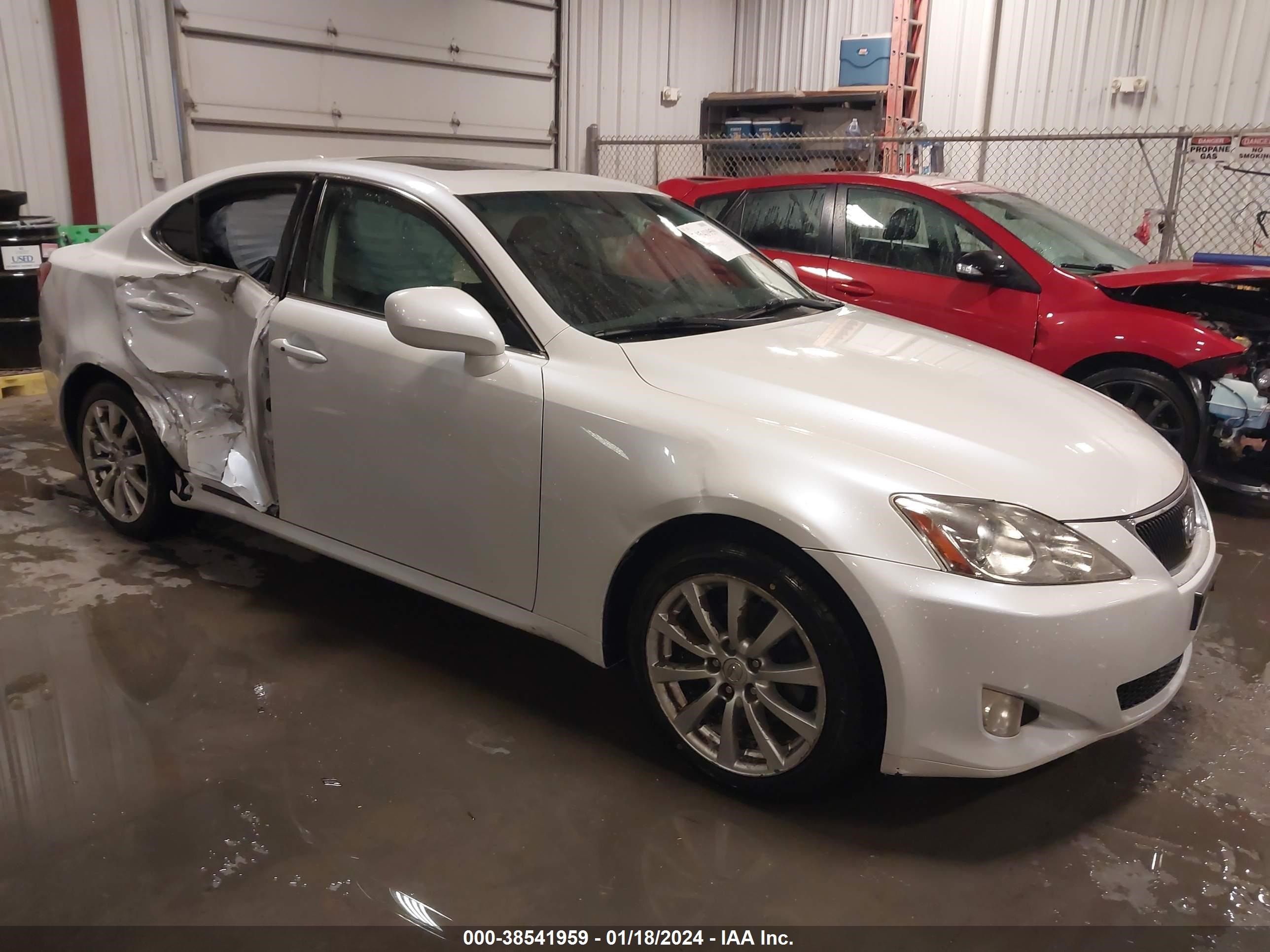 LEXUS IS 2007 jthck262272012479