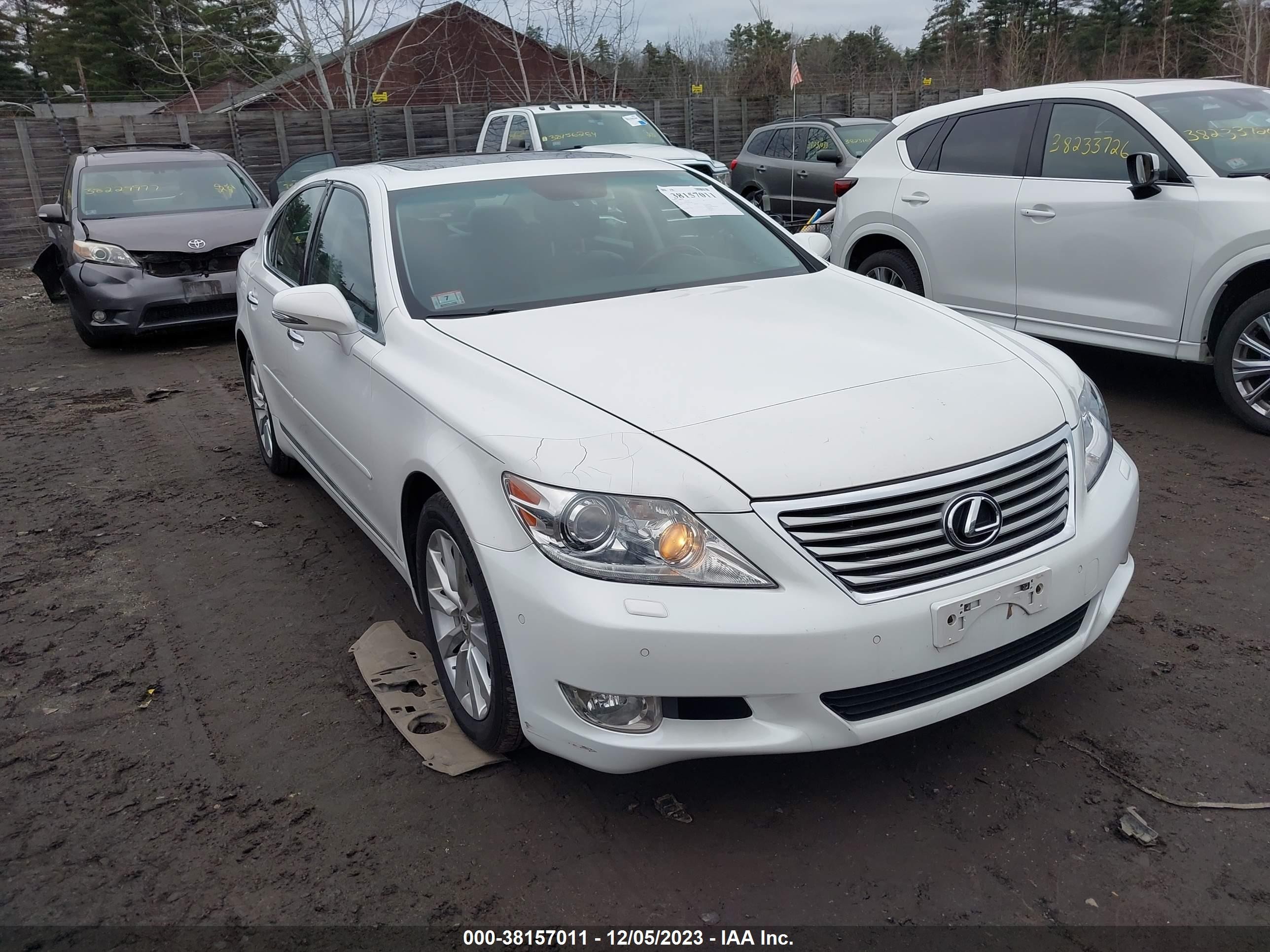 LEXUS LS 2011 jthcl5efxb5010148