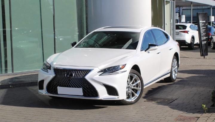 LEXUS LS-SERIES SALOON 2017 jthcylff105000173