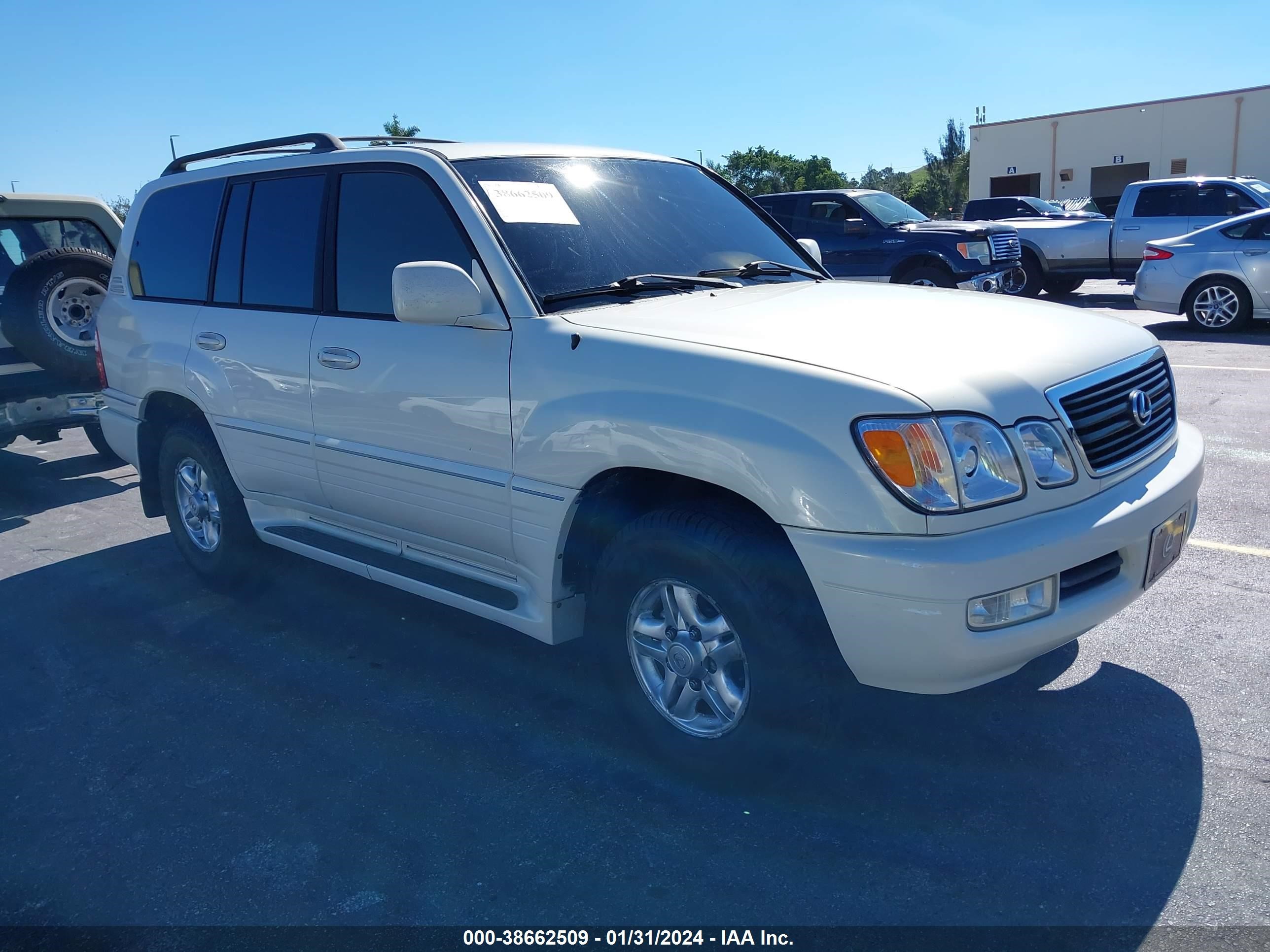 LEXUS LX 2002 jtjht00w823512425