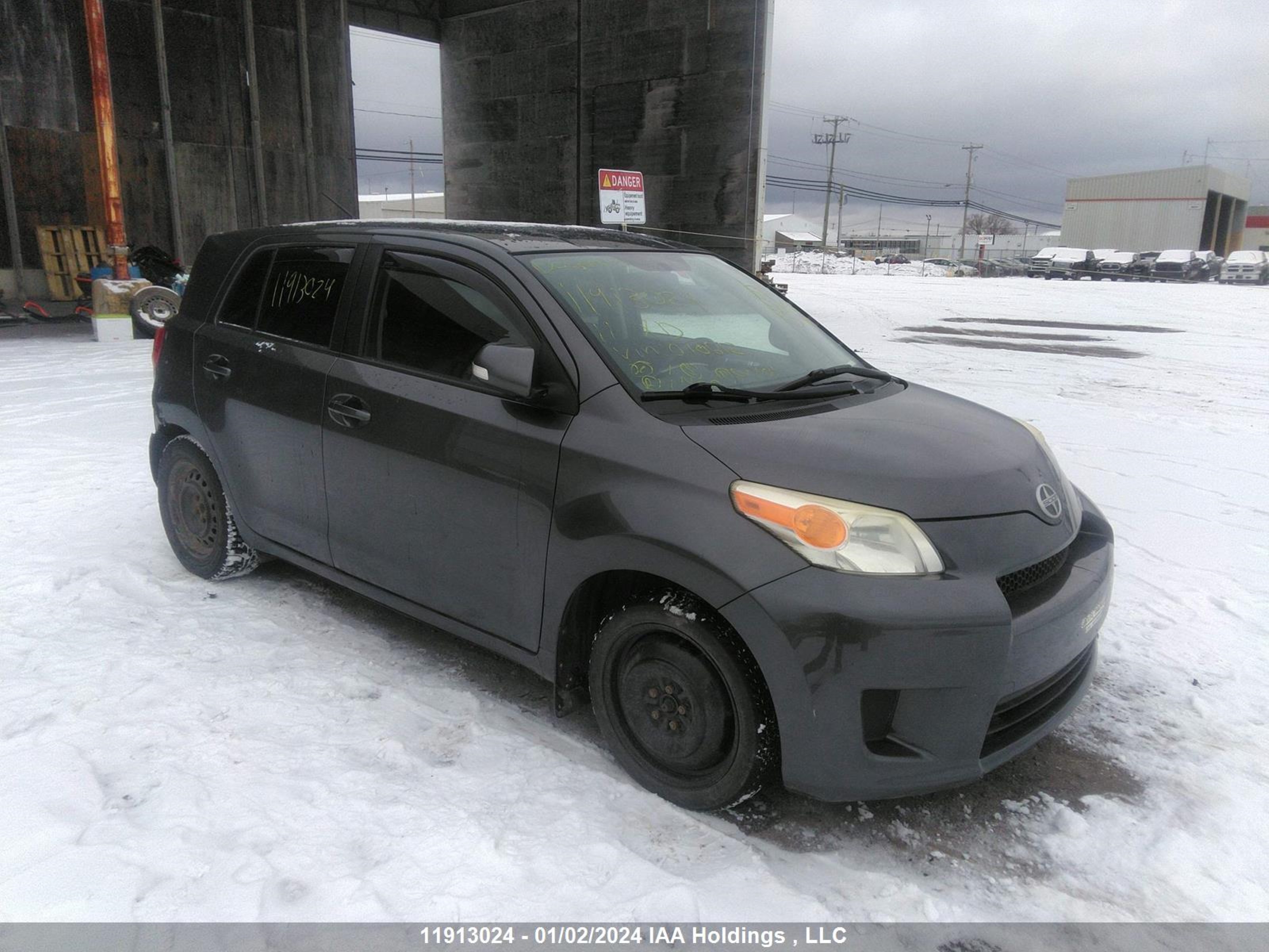 SCION XD 2011 jtkku4b4xb1010612