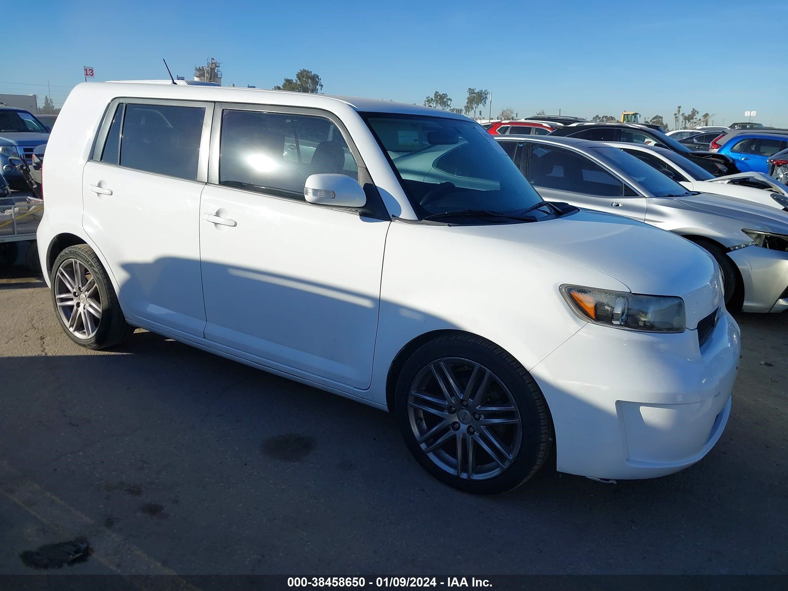 SCION XB 2009 jtlke50e291063289