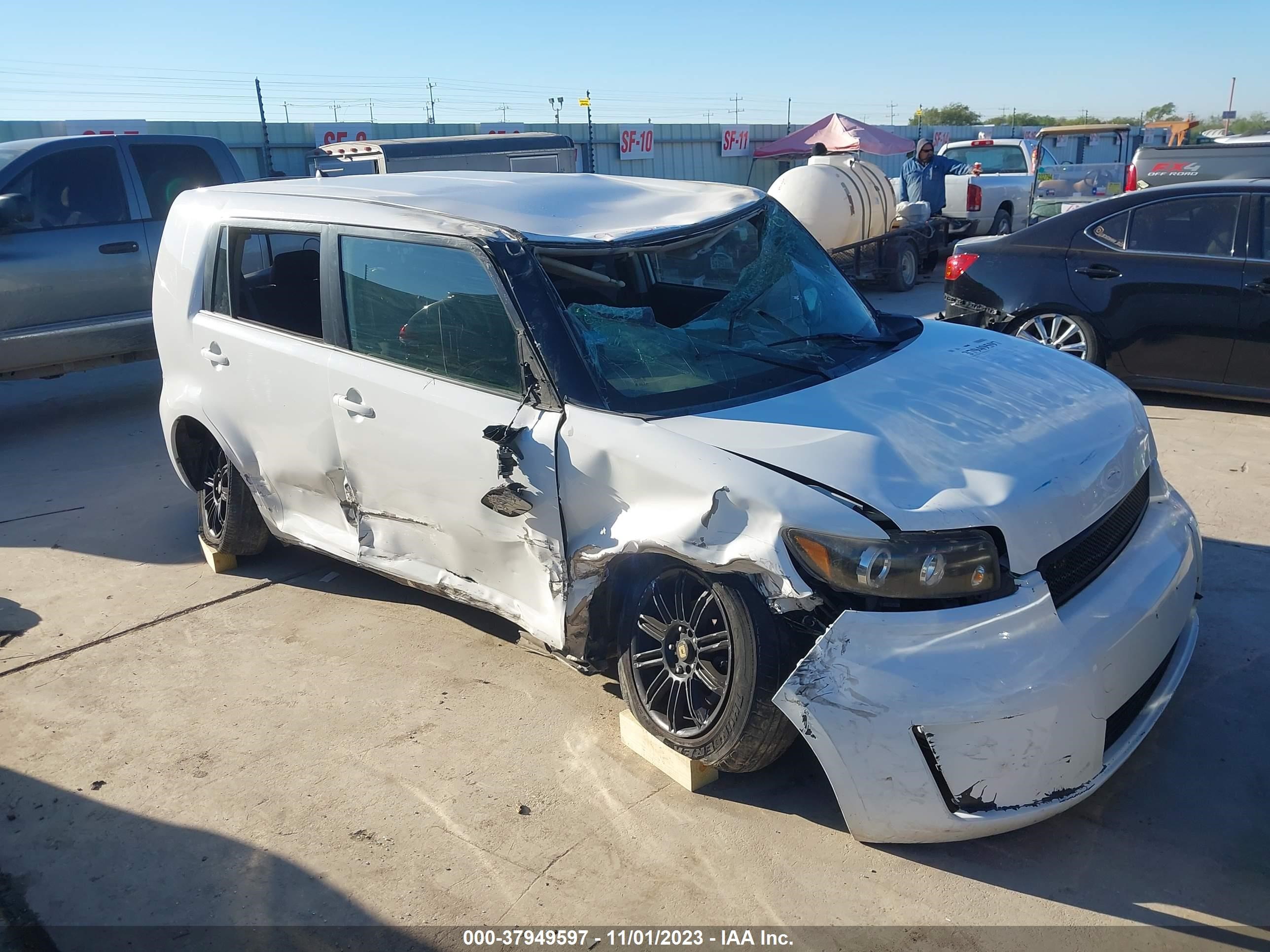 SCION XB 2008 jtlke50e481058917