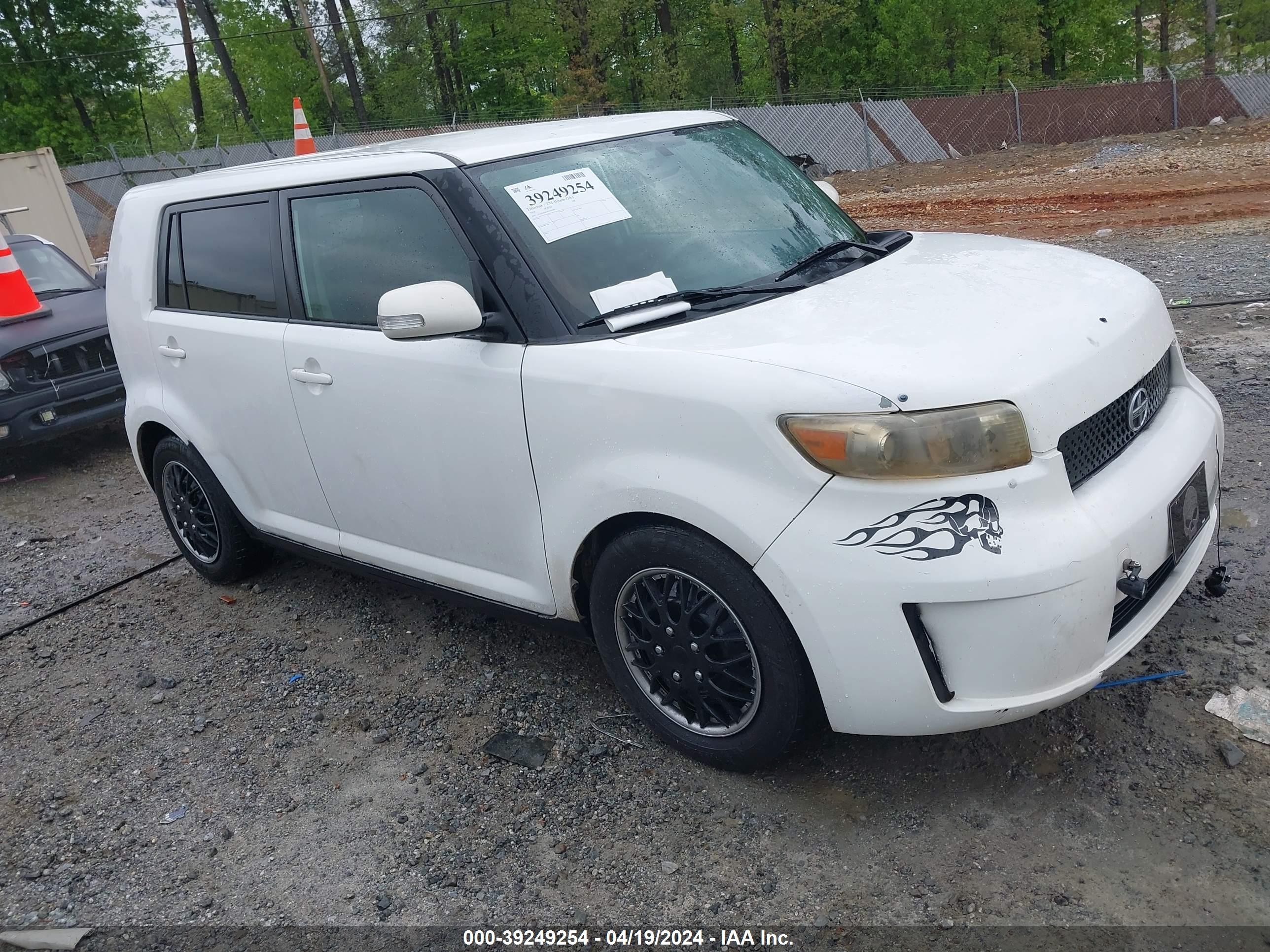 SCION XB 2008 jtlke50e581050986