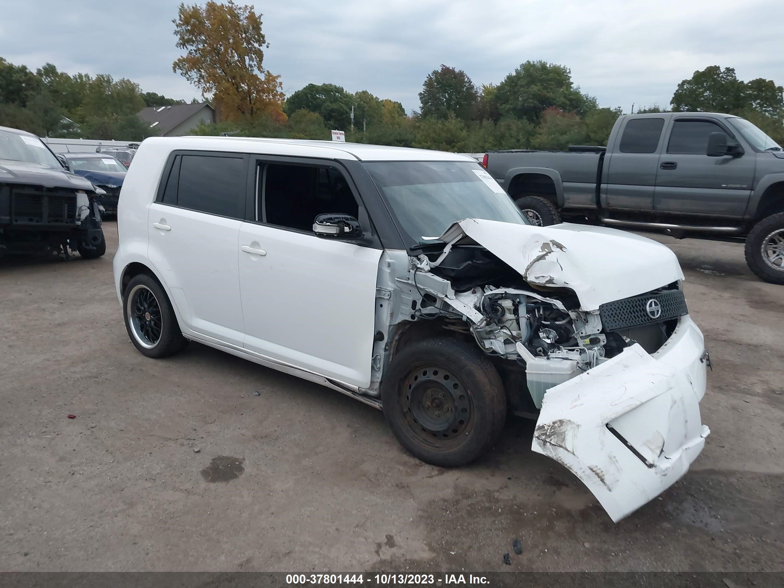 SCION XB 2008 jtlke50e681034473