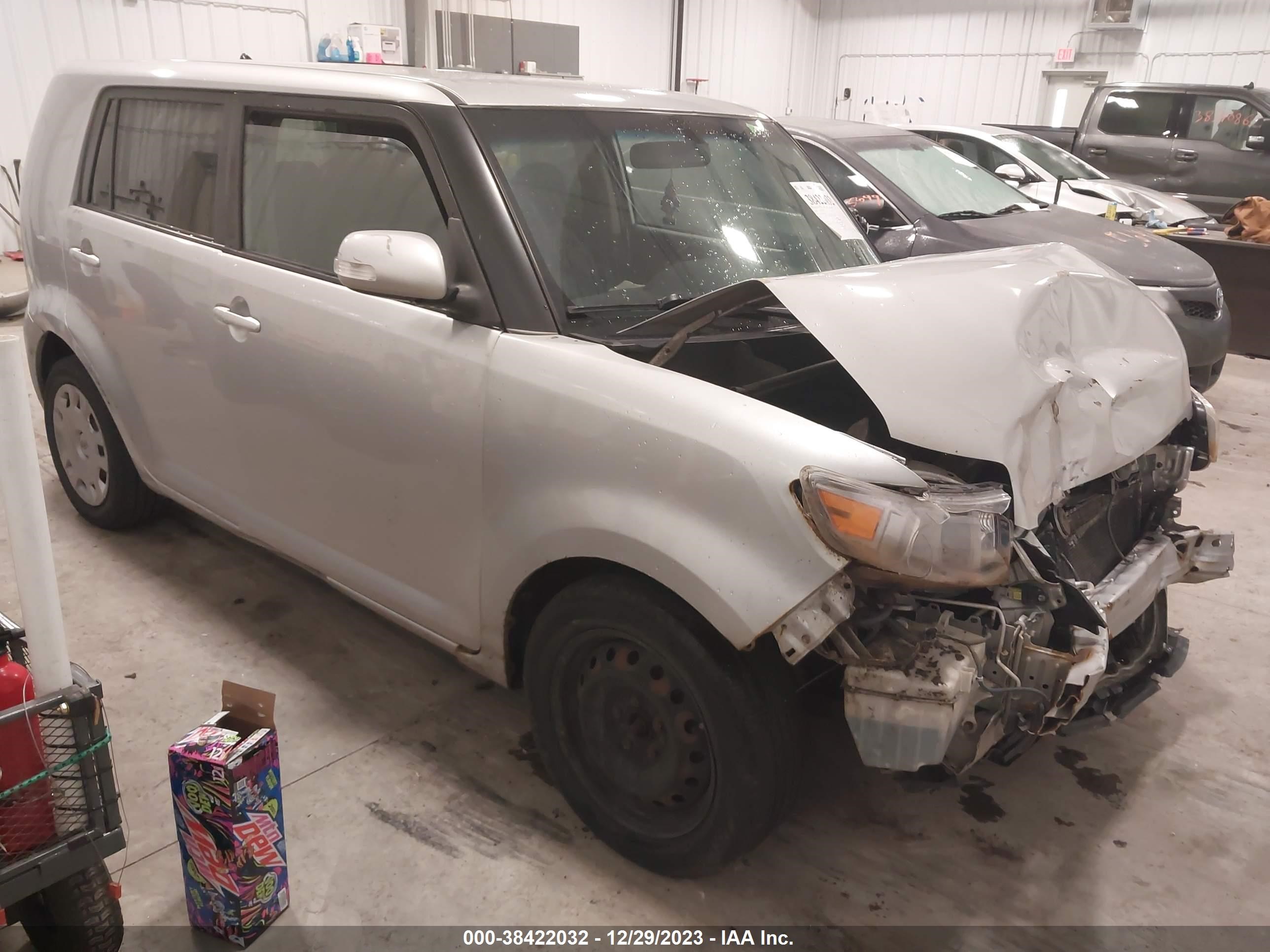 SCION XB 2009 jtlke50e691096019