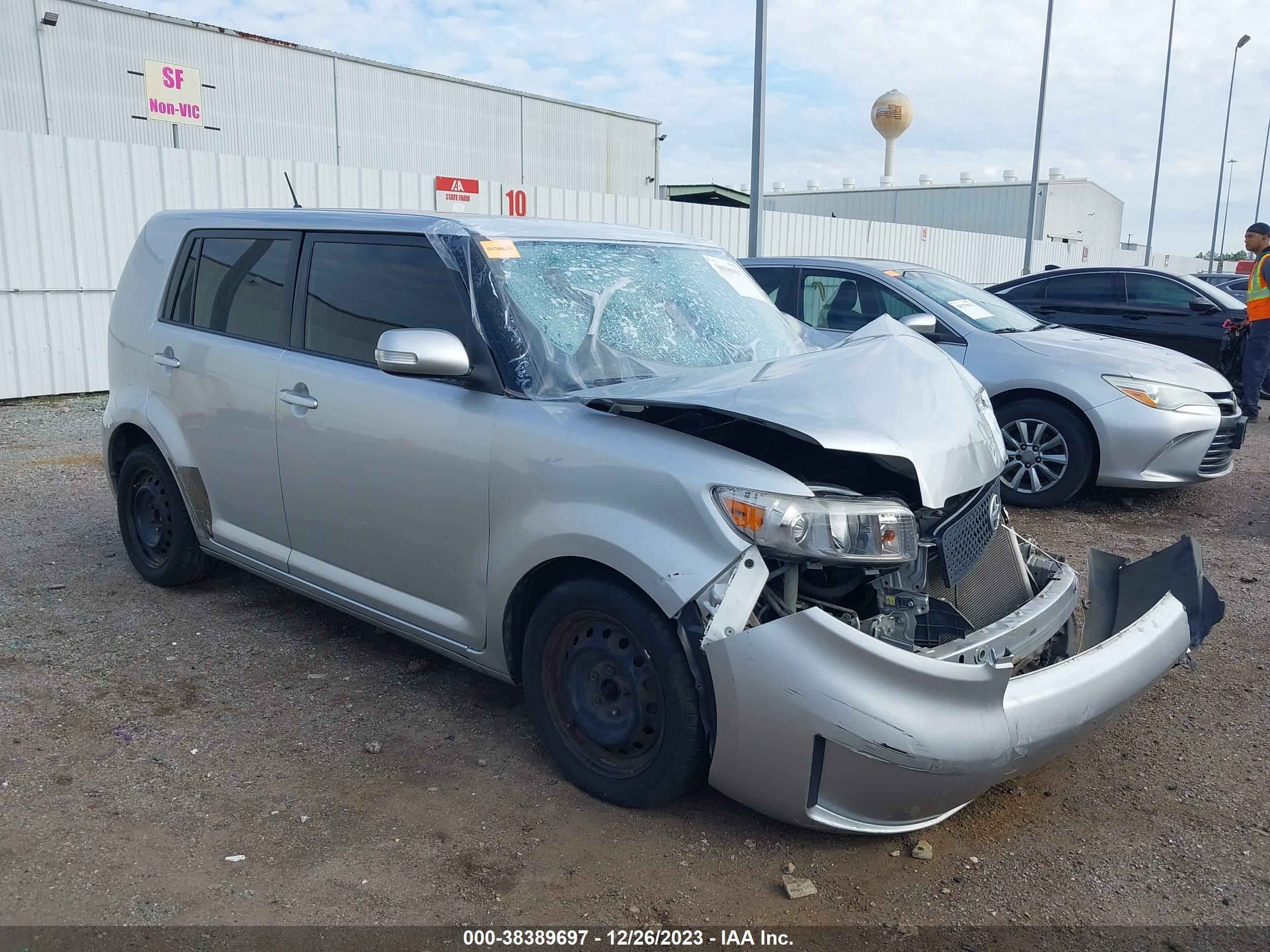 SCION XB 2008 jtlke50e881043885