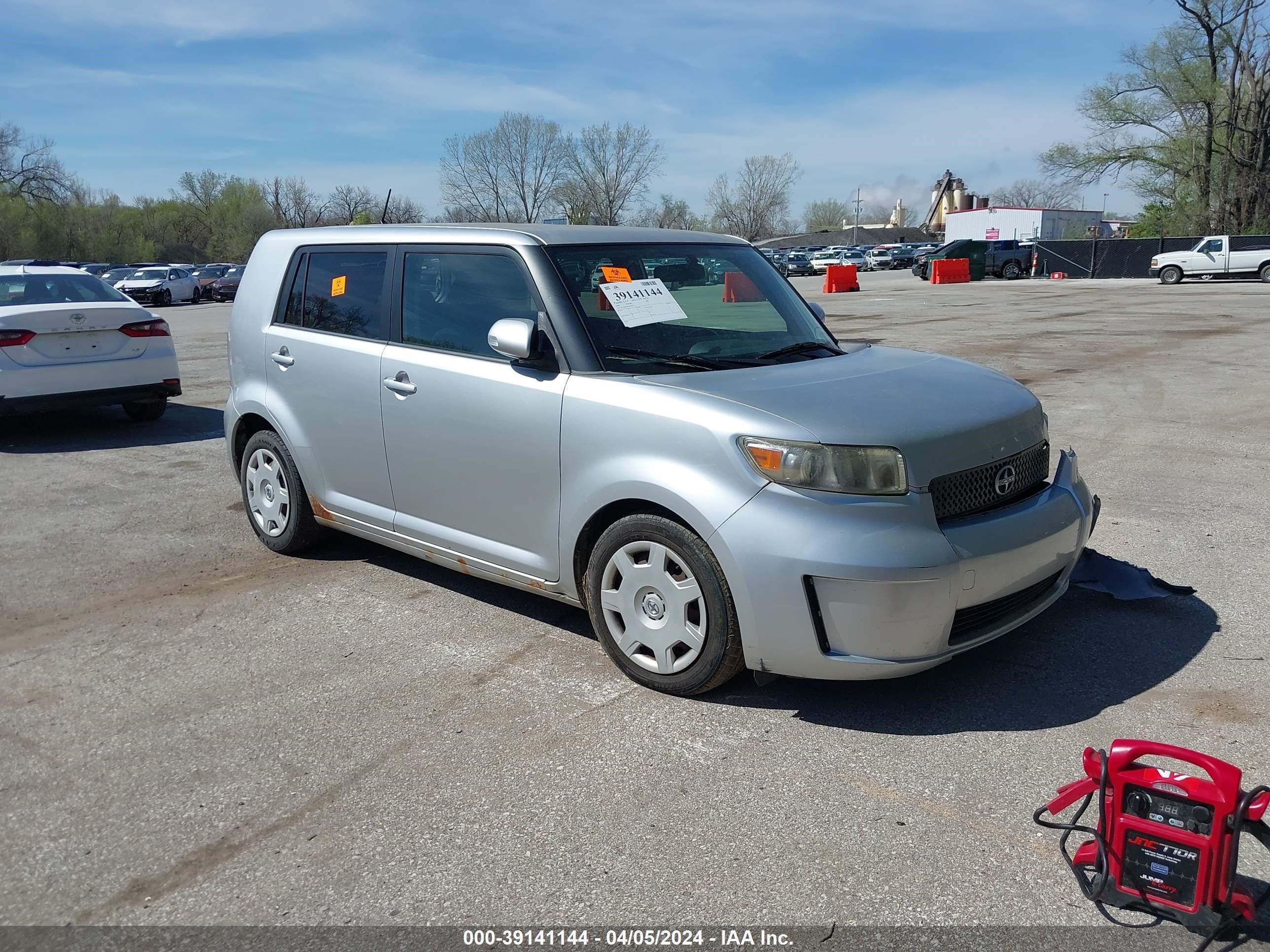 SCION XB 2009 jtlke50e991089257