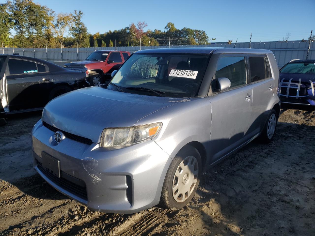 SCION XB 2011 jtlze4fe5b1123359