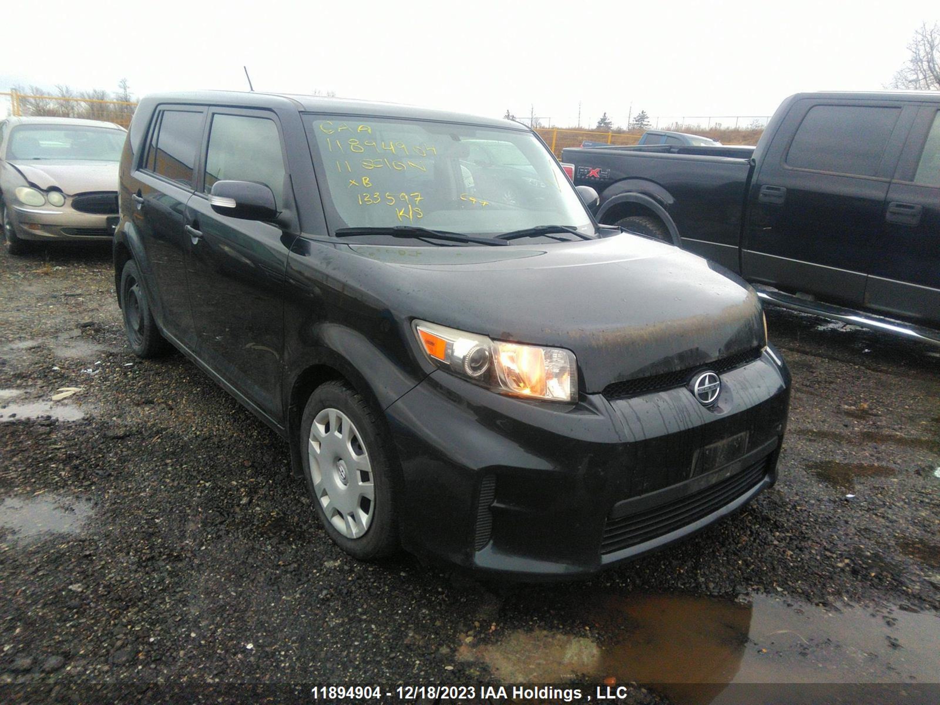 SCION XB 2011 jtlze4fe5b1133597