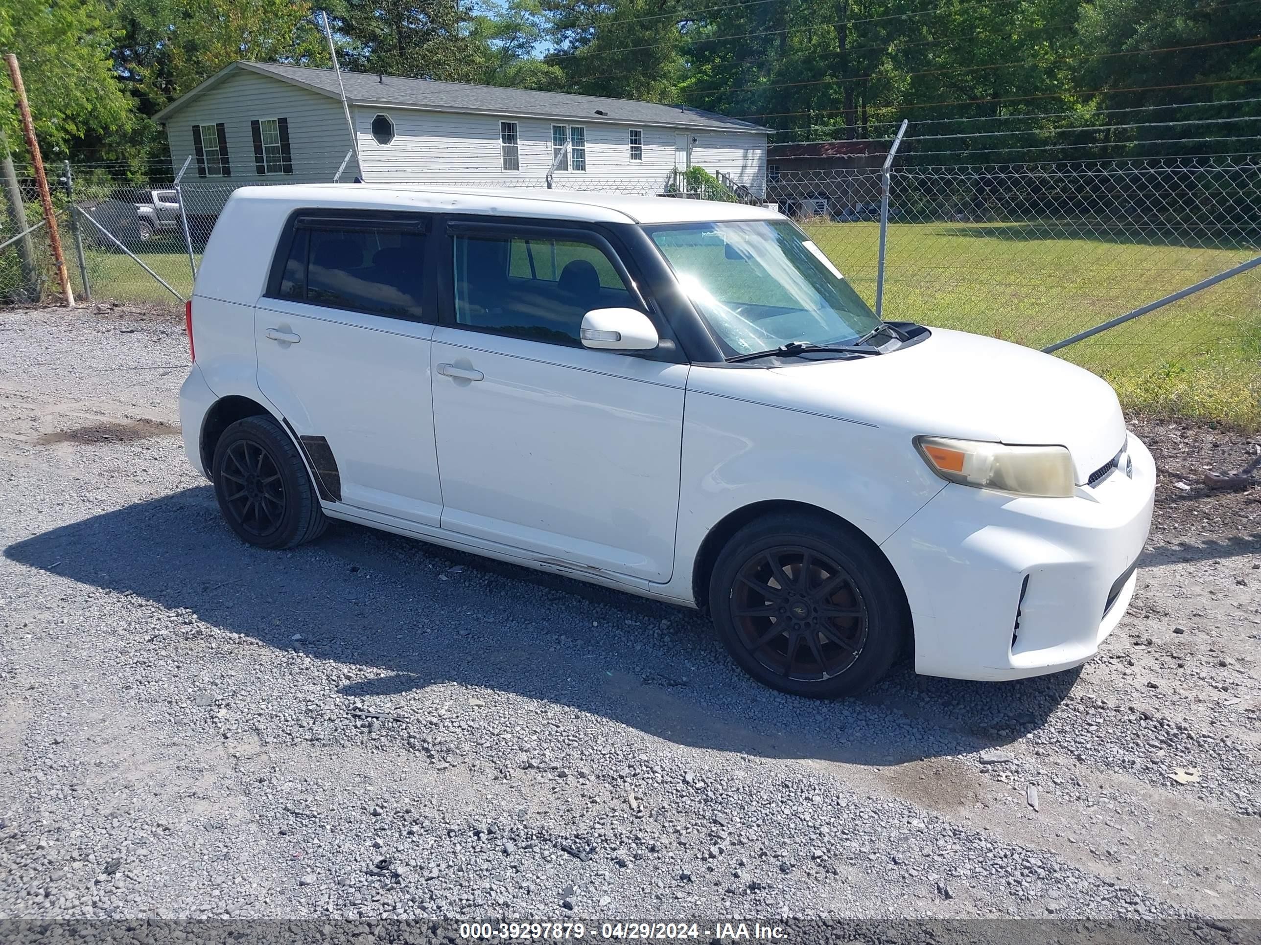 SCION XB 2011 jtlze4fe6b1134337