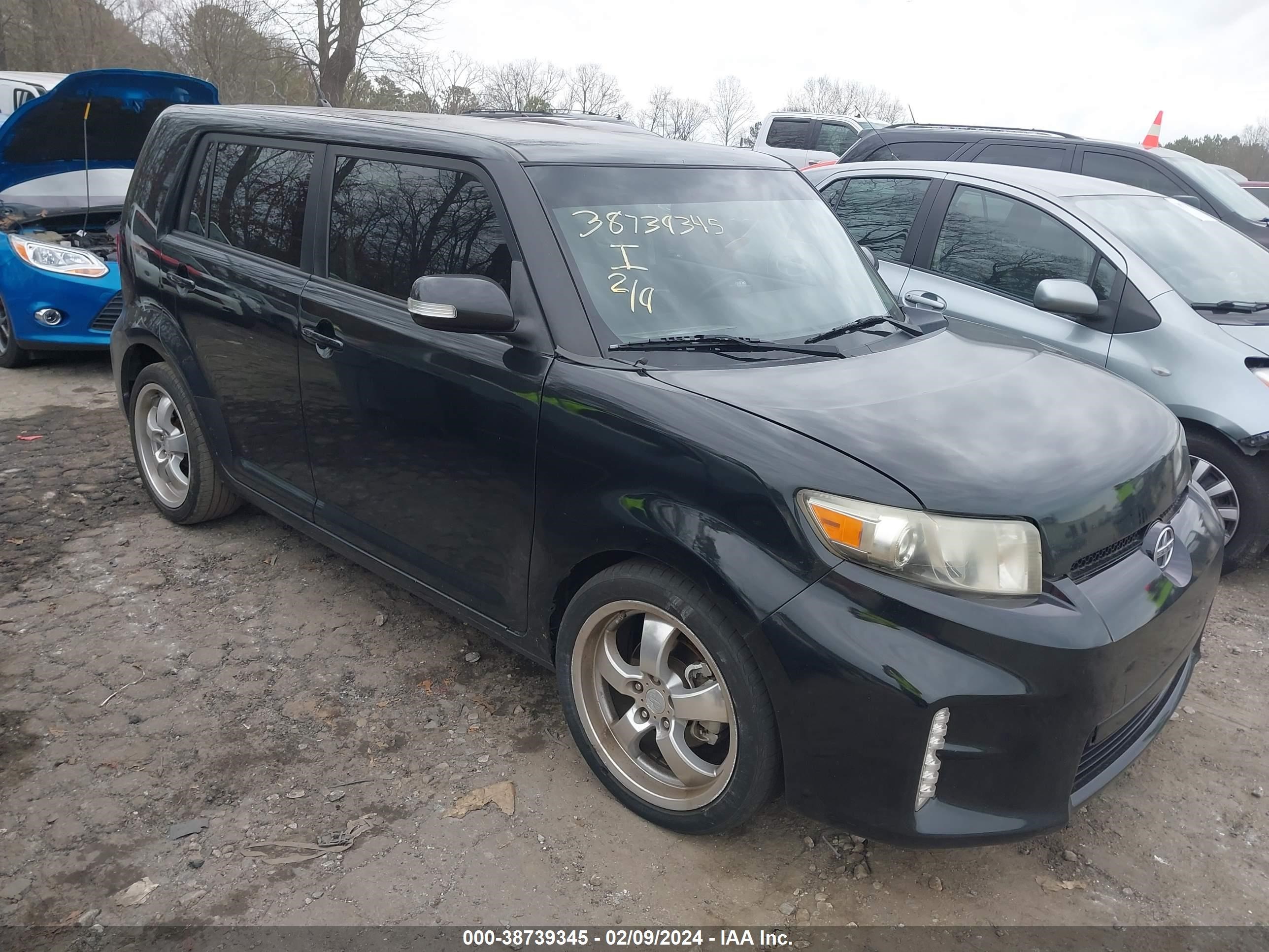 SCION XB 2013 jtlze4fe6dj038842