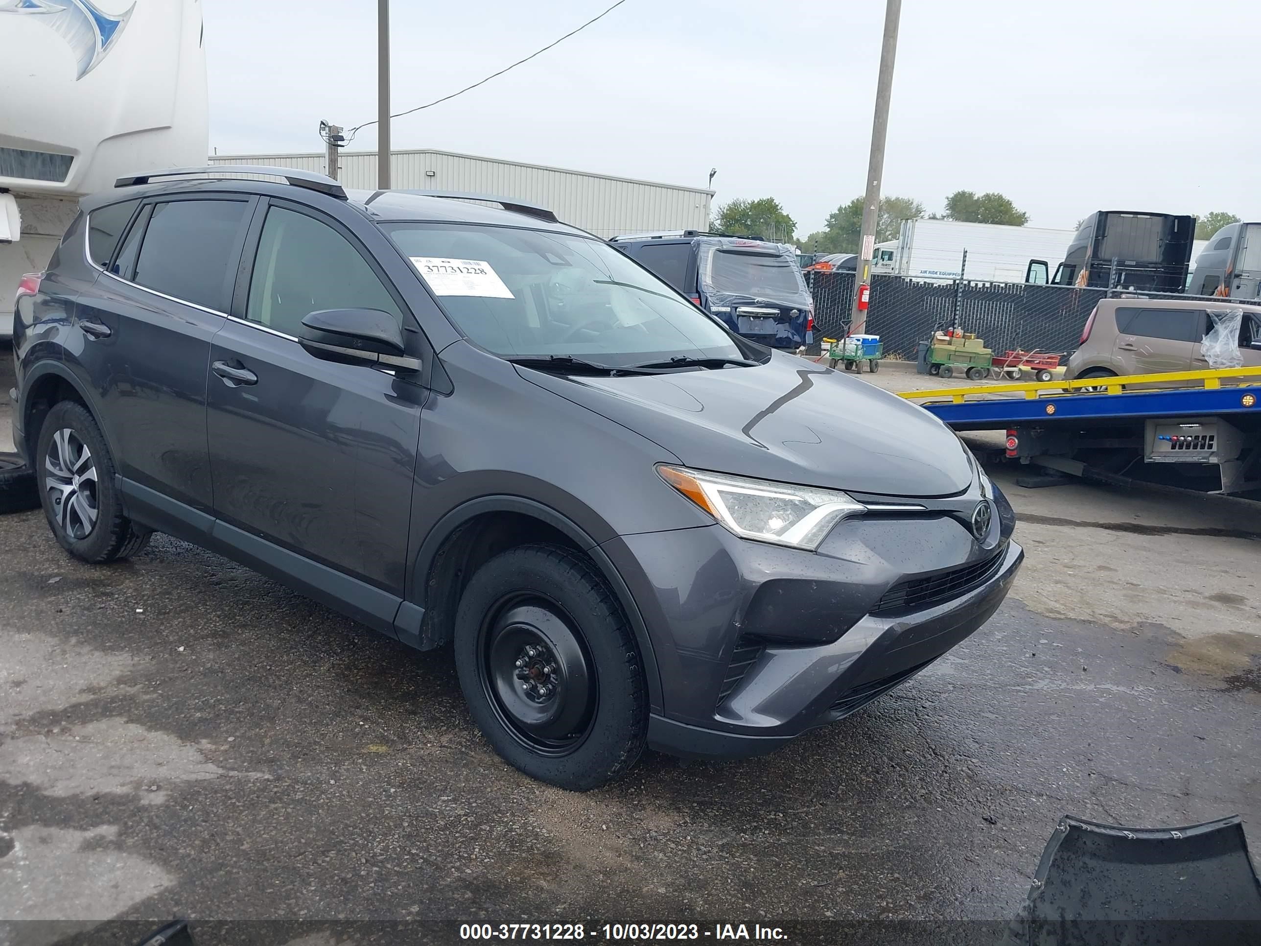 TOYOTA RAV 4 2017 jtmbfrev0hj117504