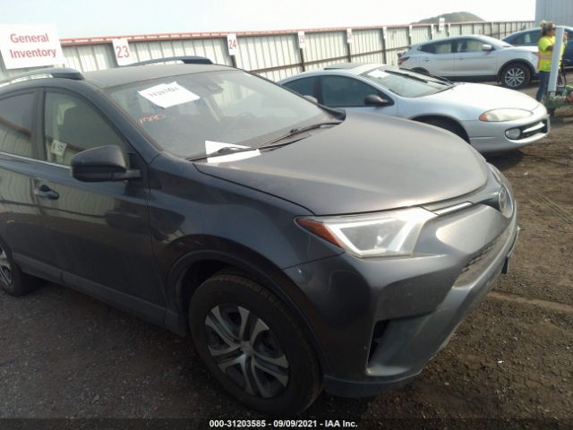 TOYOTA RAV4 2017 jtmbfrev1hj702155