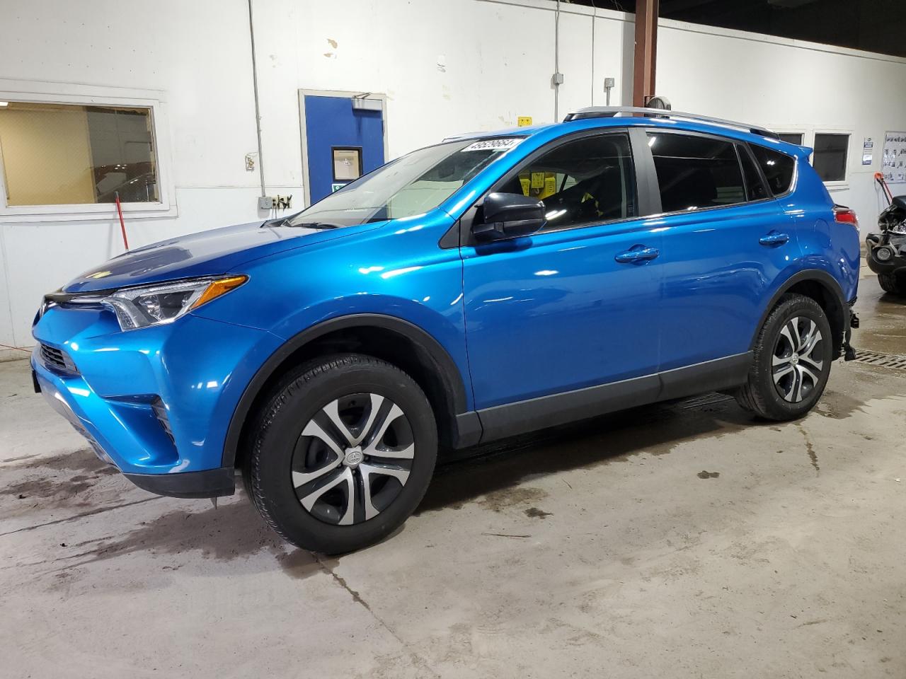 TOYOTA RAV 4 2017 jtmbfrev2hj707770