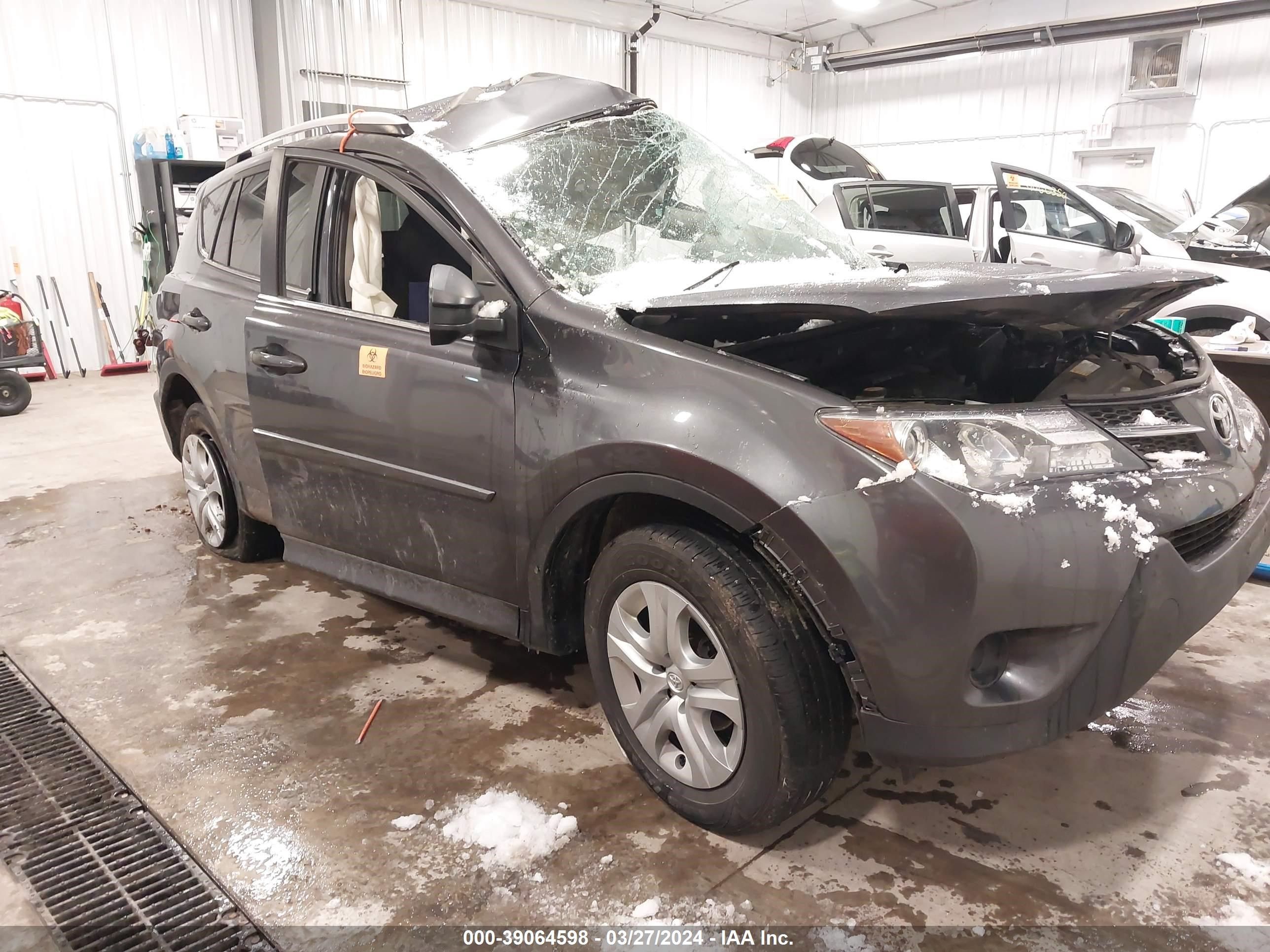 TOYOTA RAV 4 2015 jtmbfrev3fd156017