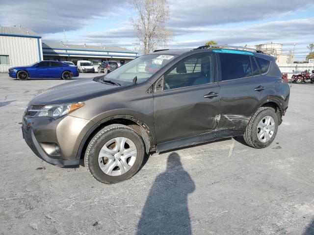 TOYOTA RAV4 LE 2015 jtmbfrev4fd161677