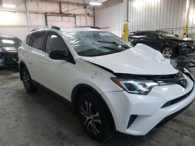 TOYOTA RAV4 LE 2017 jtmbfrev4hj147590