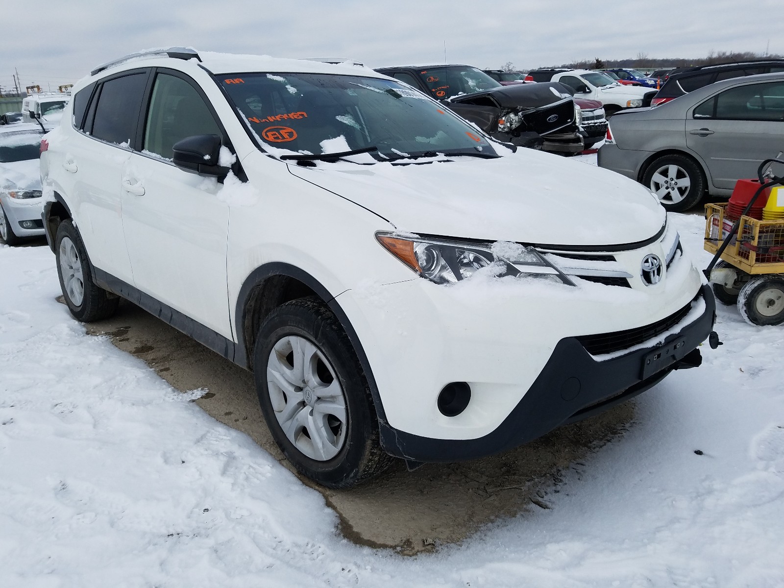 TOYOTA RAV4 LE 2015 jtmbfrev5fd149487