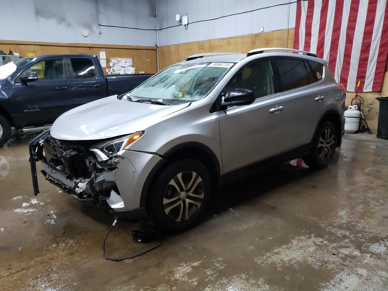 TOYOTA RAV 4 2018 jtmbfrev5jj213019