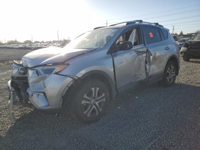 TOYOTA RAV4 LE 2018 jtmbfrev7jj213541